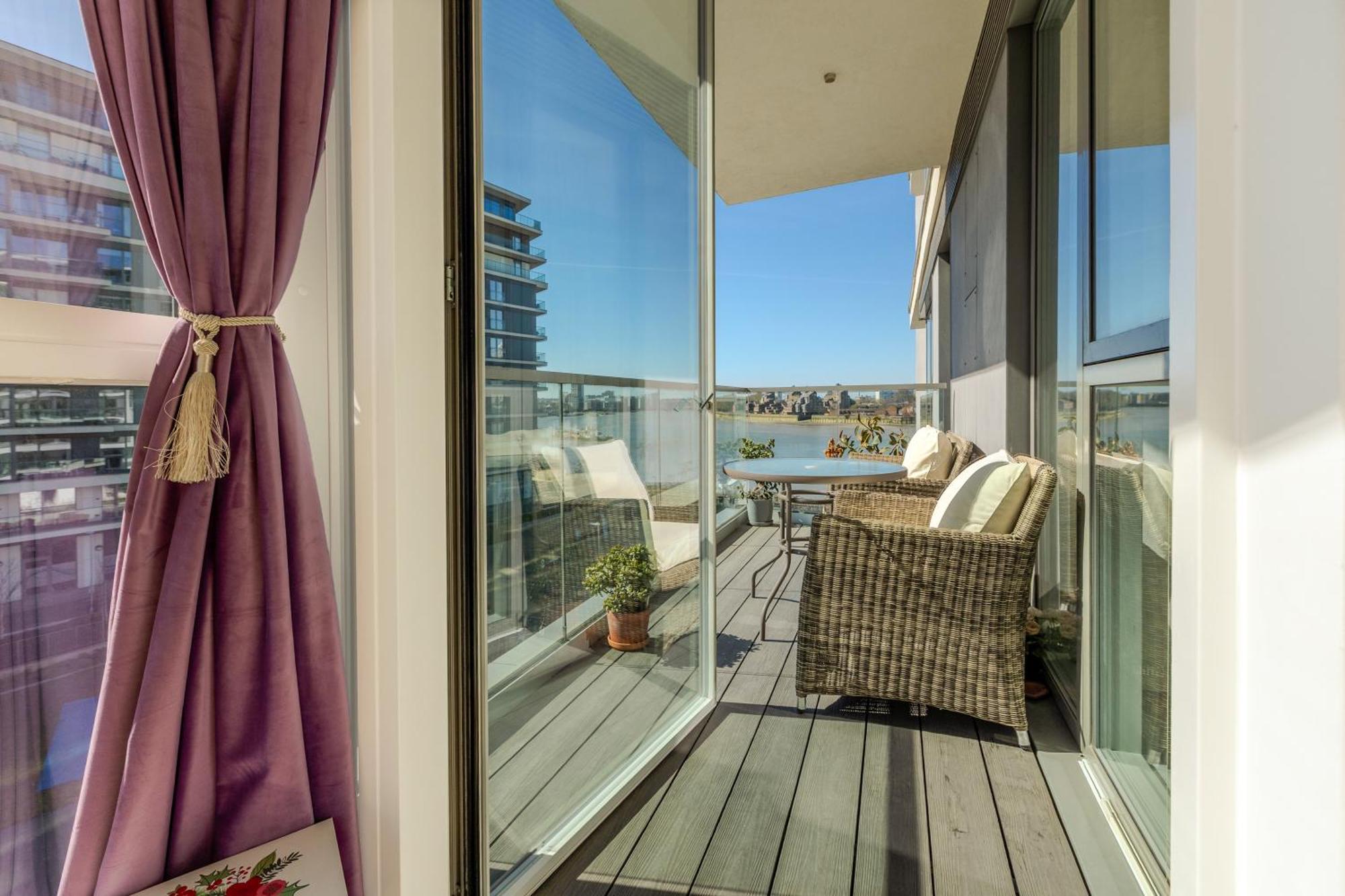 Cosy 2br Riverside In Greenwich With Balcony Appartement
