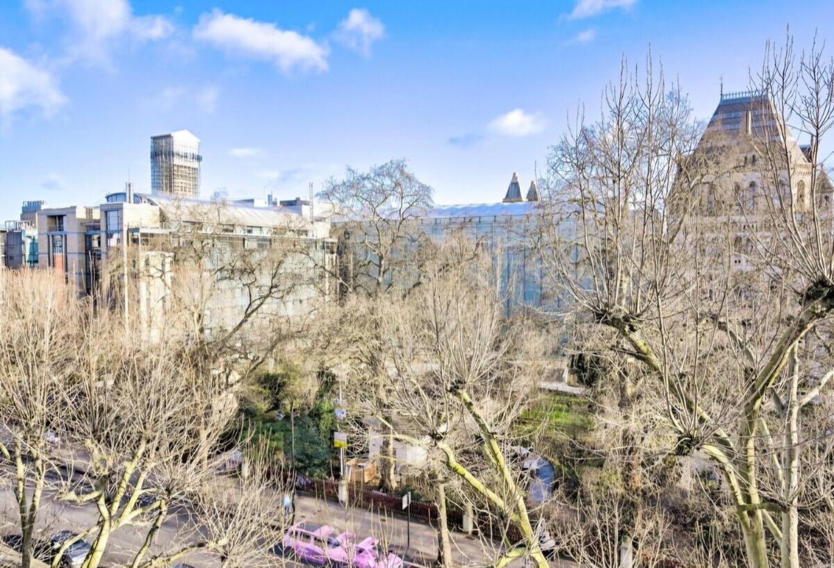 Lägenhet 3 Bedrooms Penthouse In Queen's Gate *