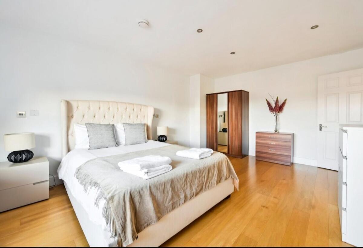 Lägenhet 3 Bedrooms Penthouse In Queen's Gate *