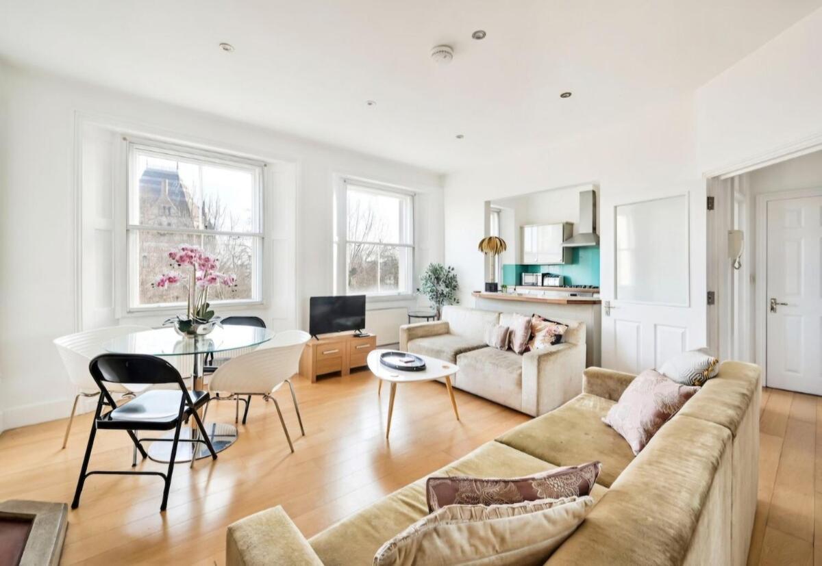 3 Bedrooms Penthouse In Queen's Gate Lägenhet London