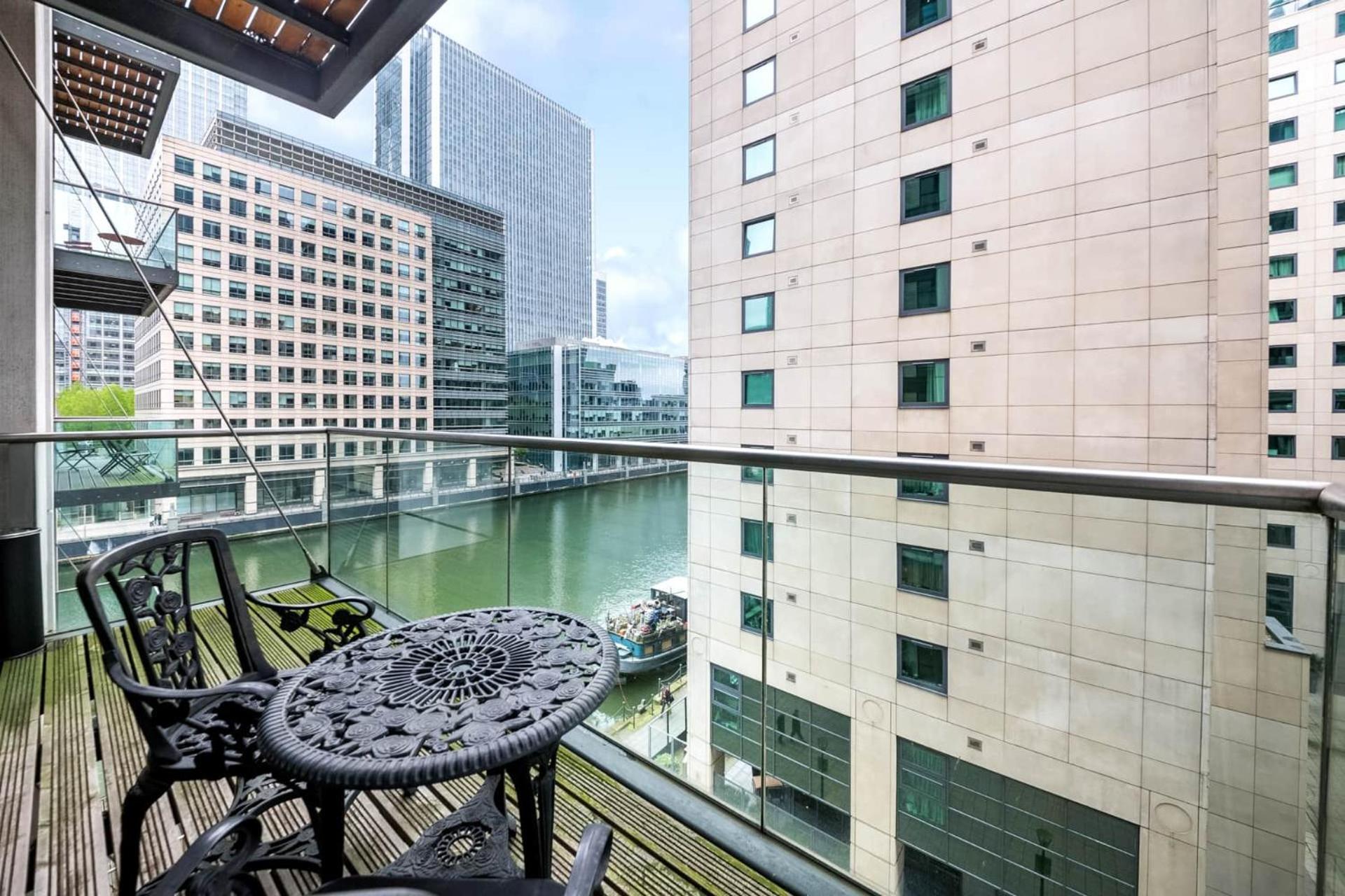 Apartment Londwell, Canary Wharf River Thames Balcony Retreat *