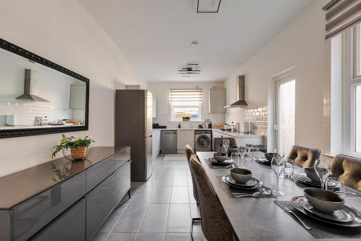 Leilighet Modern 4 Bedroom House In Woodgreen
