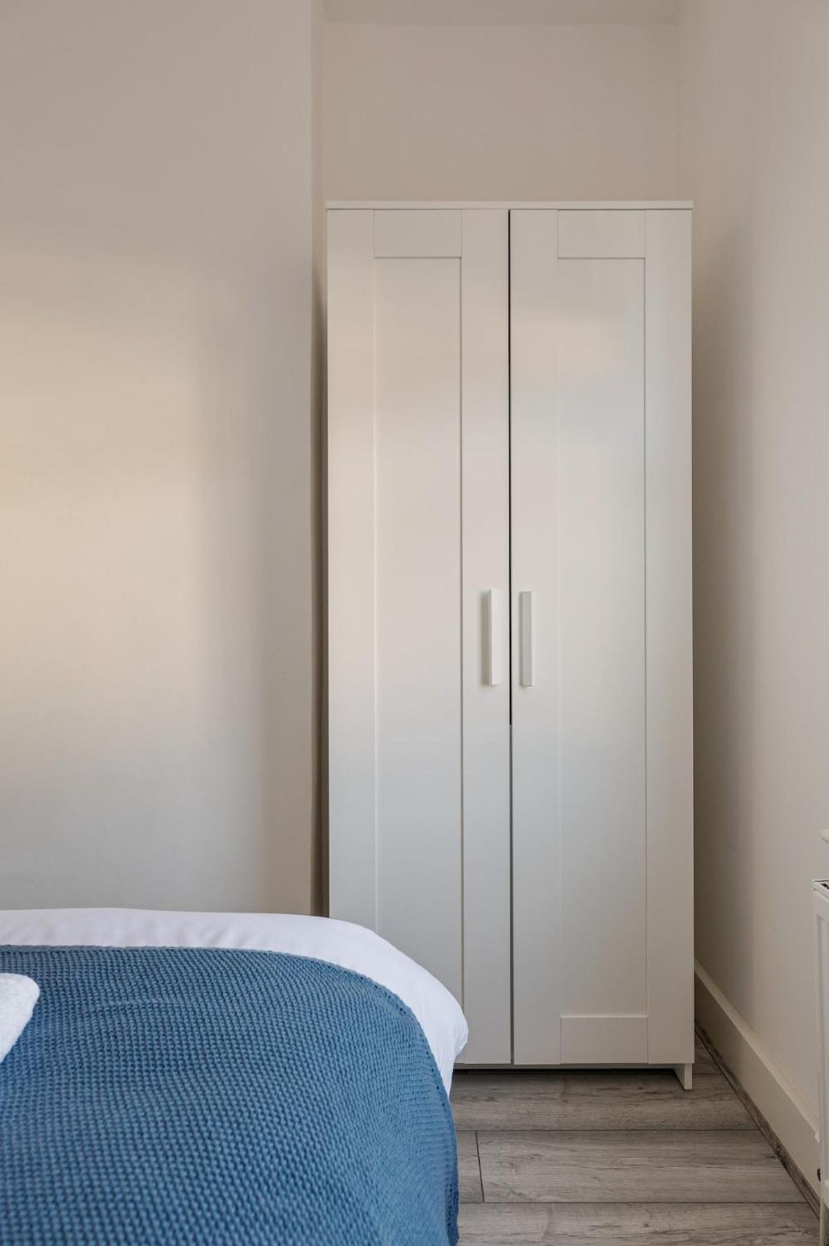 Modern 4 Bedroom House In Woodgreen Appartamento *