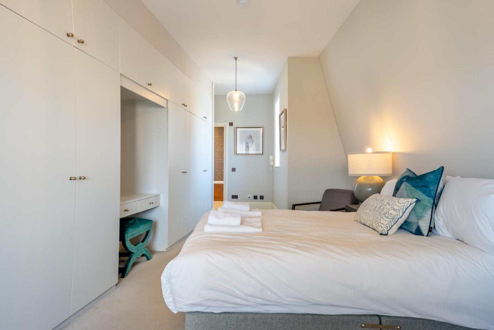 Strathmore Court * Londen