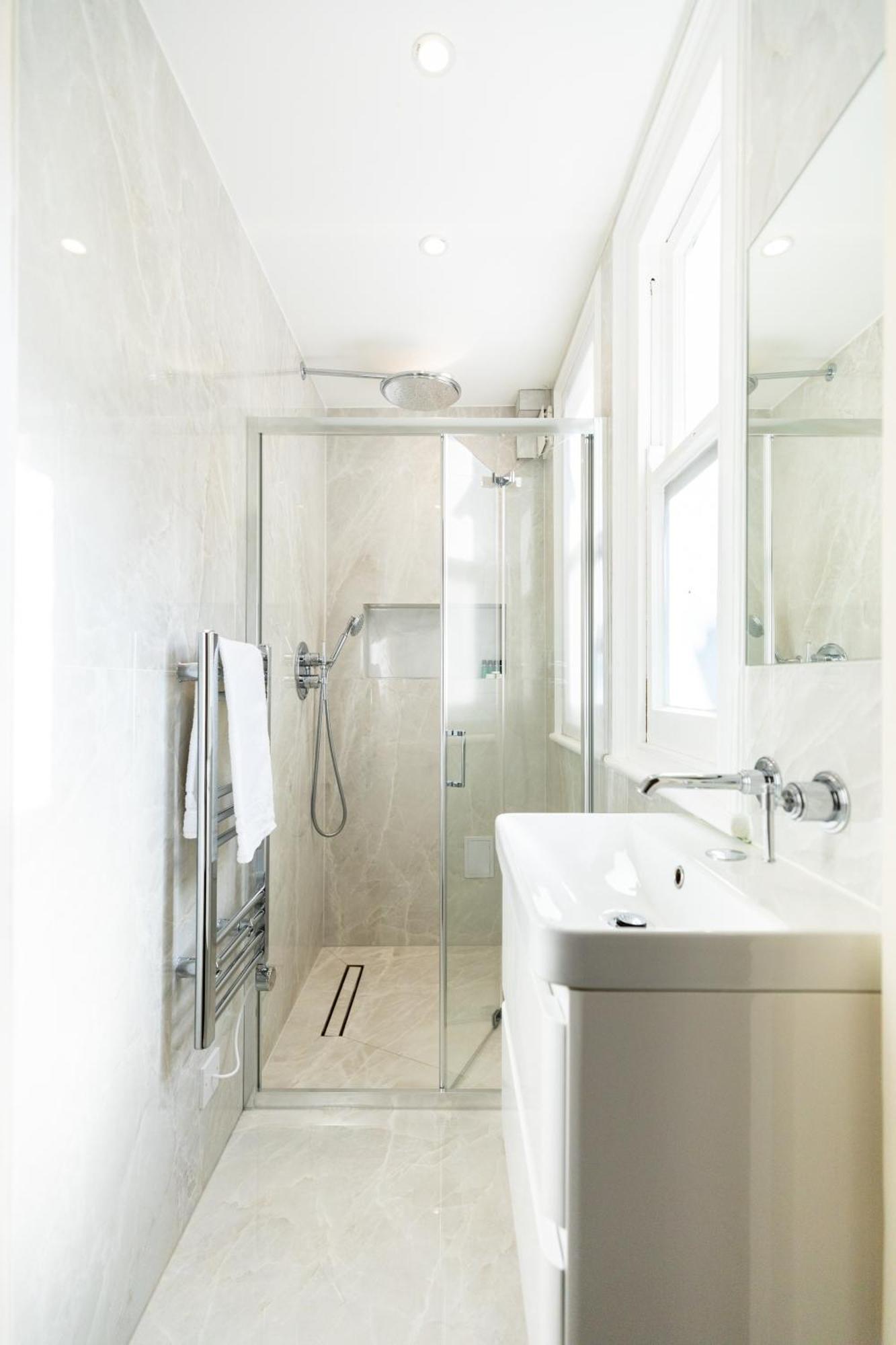 The Chapter - Mayfair Residences Hotell 2*