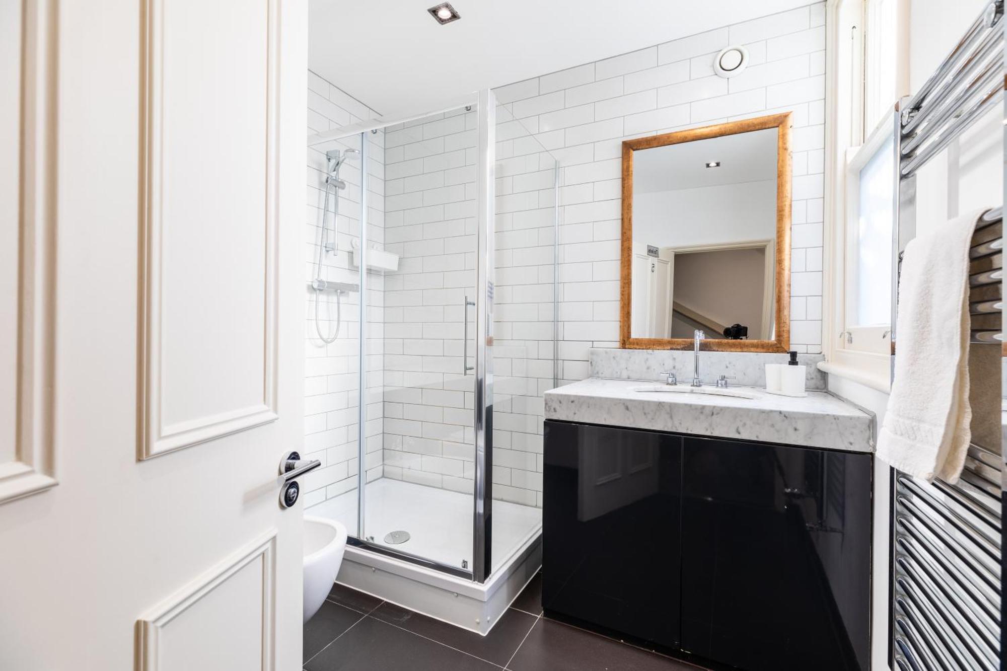 The Chapter - Mayfair Residences Hotell London