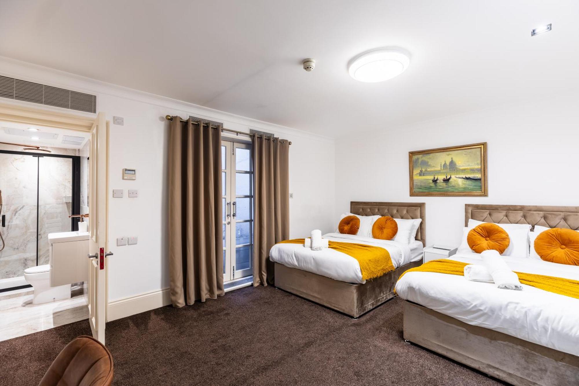 The Chapter - Mayfair Residences Hotell