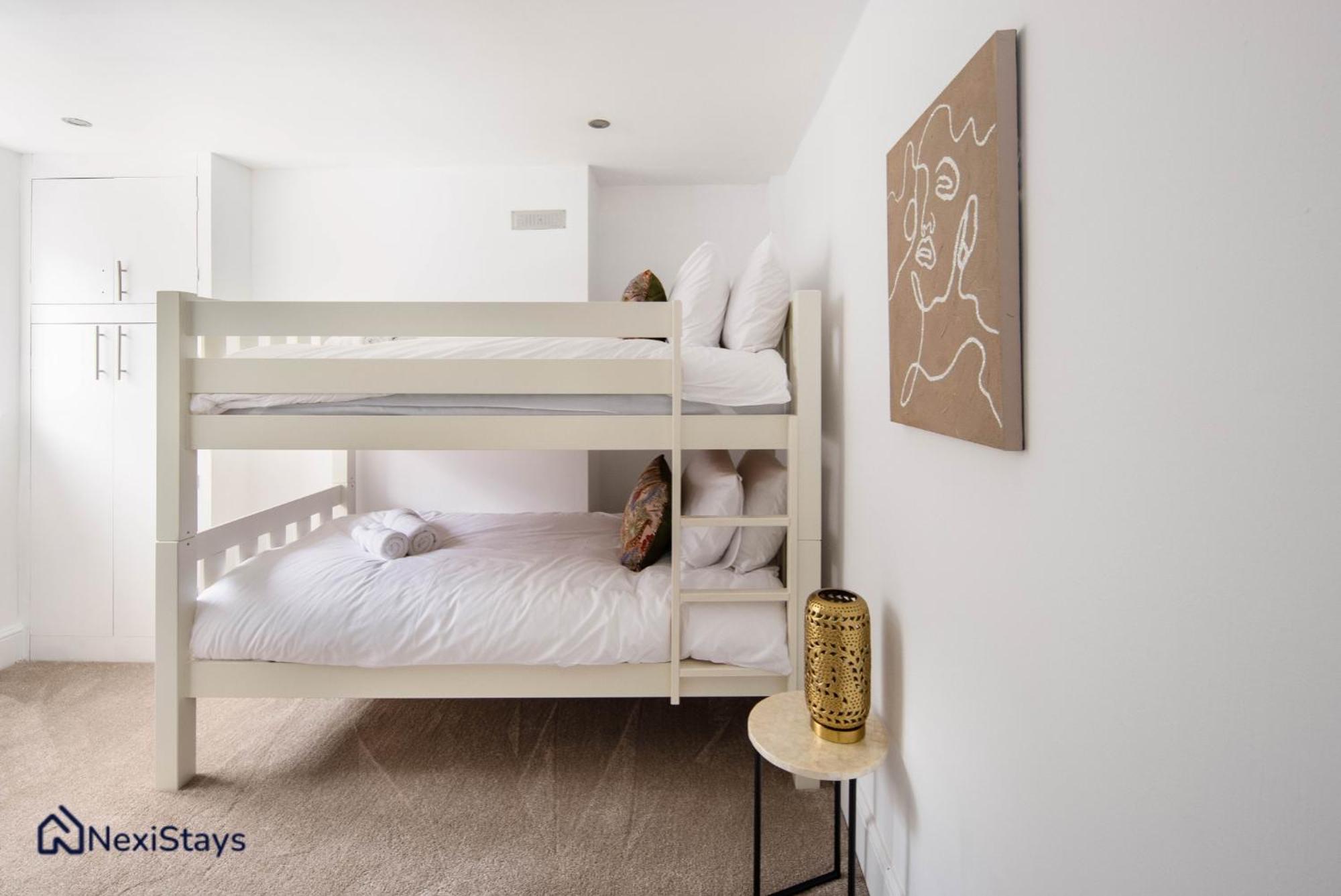 Apartment 10 Mins Walk To The Oval, The Kennington Retreat London