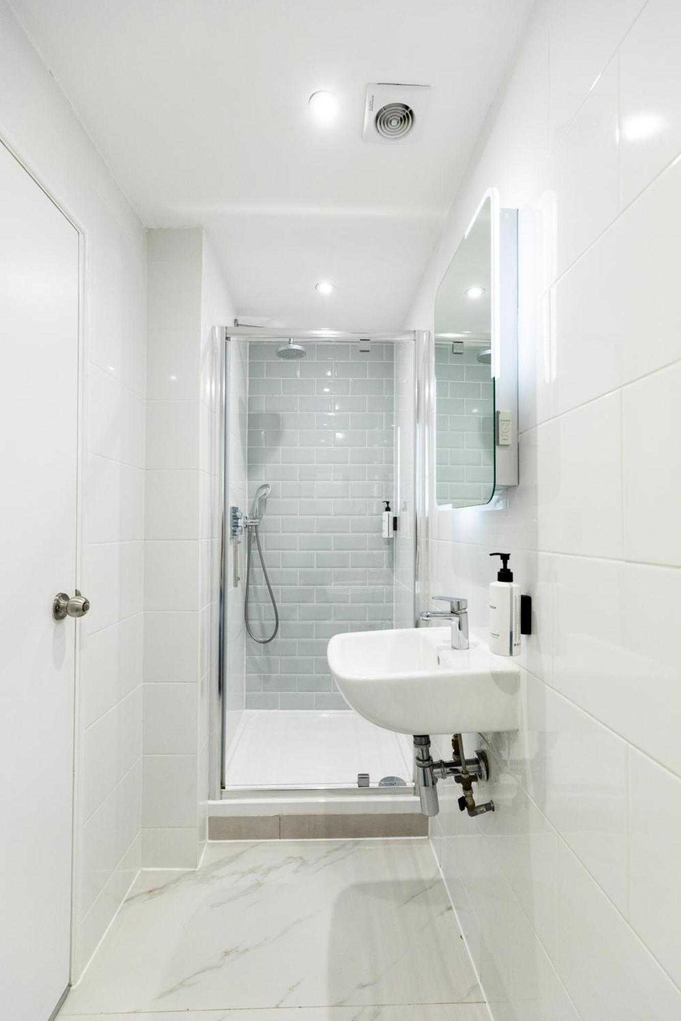 Hotell The Chapter - The J Hyde Park 3*