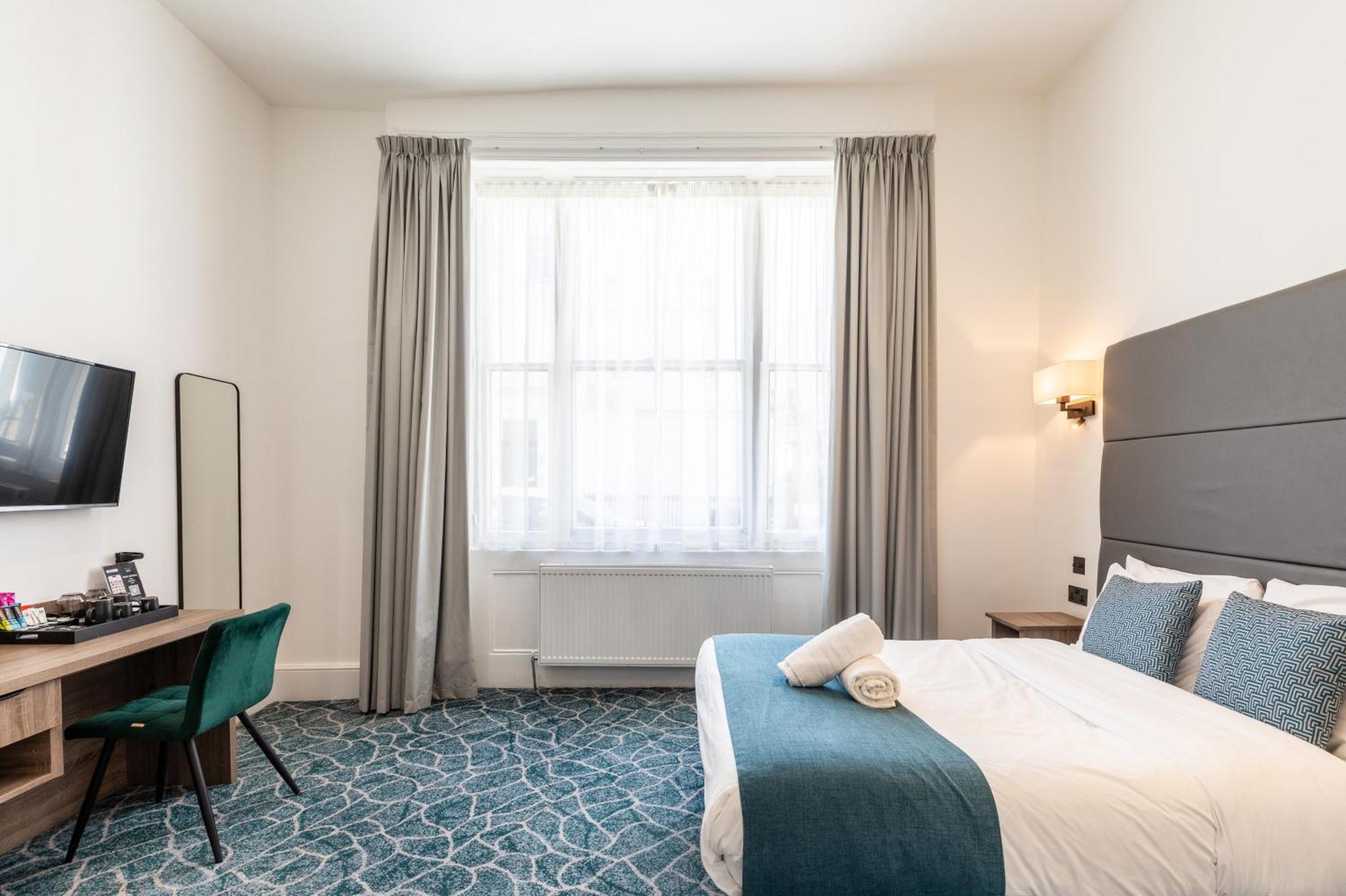 Hotell The Chapter - The J Hyde Park 3*