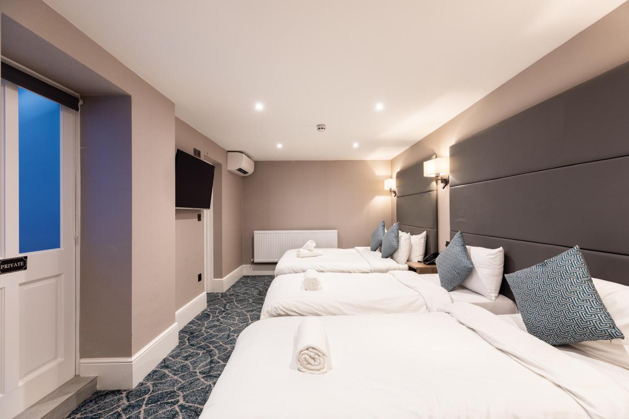The Chapter - The J Hyde Park Hotell 3*