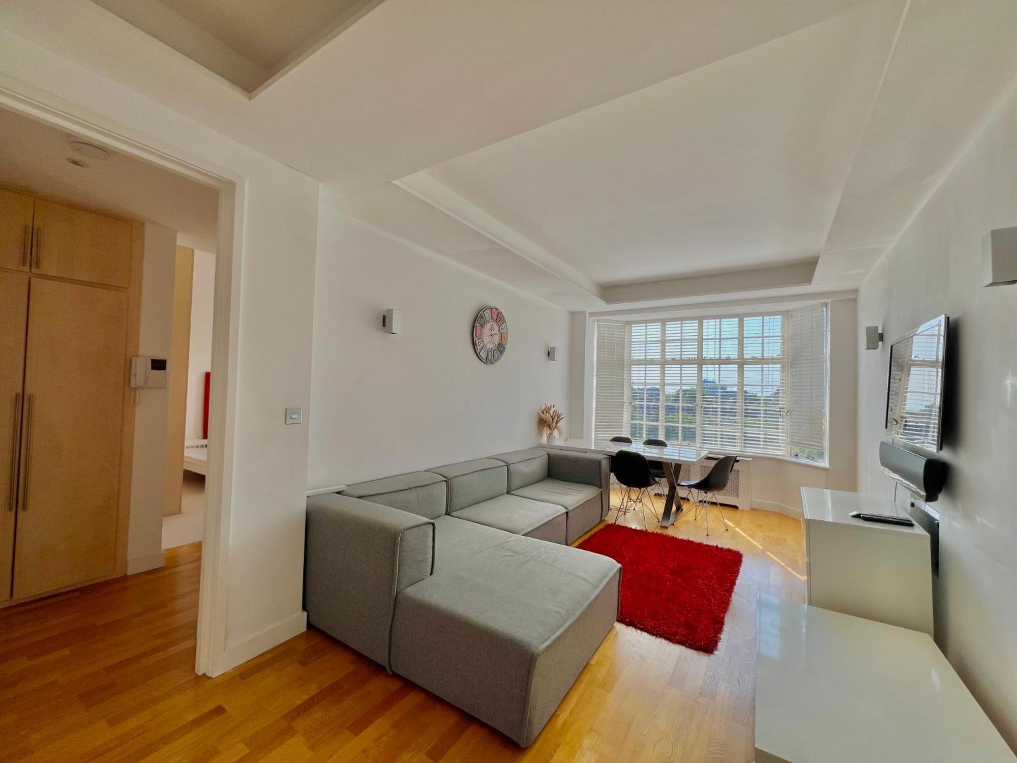 Apartment St Mary Abbots Court London