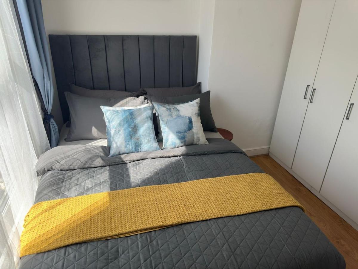 Spacious 2b Zone 2 Sleeps 4 F5