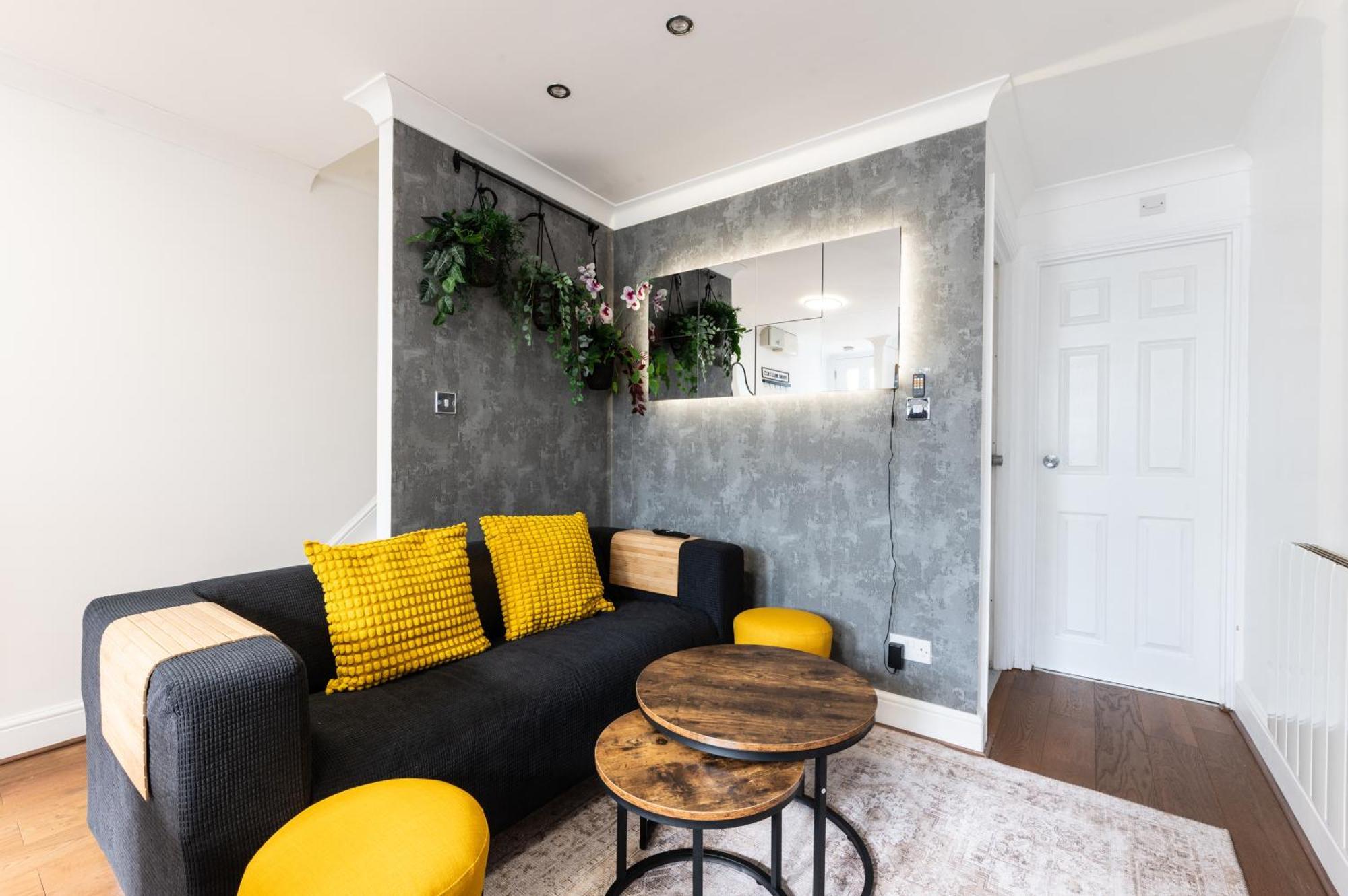 Cute & Stylish 2 Bed House 10 Mins To Woolwich Dlr * Londen