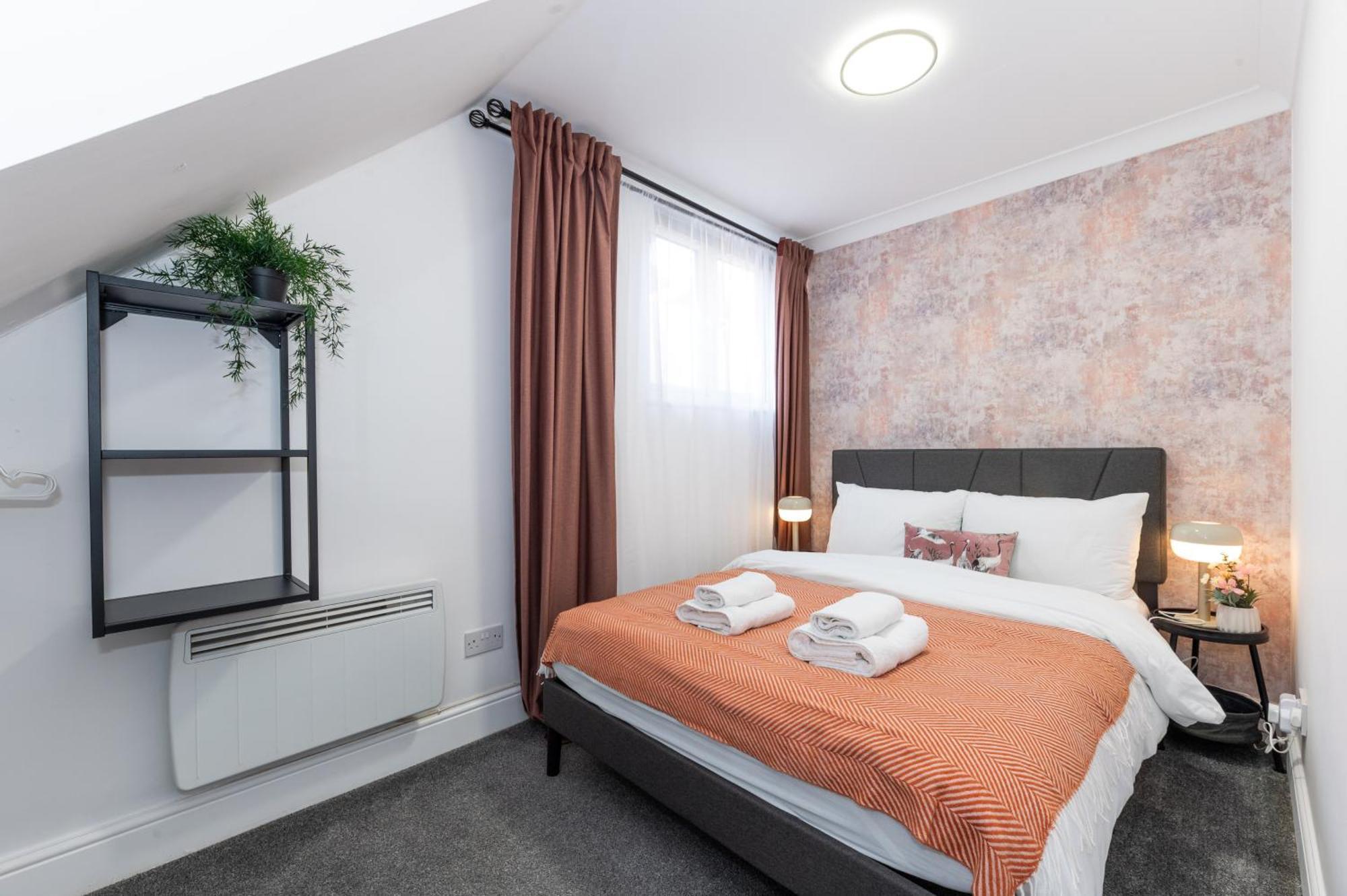 Cute & Stylish 2 Bed House 10 Mins To Woolwich Dlr Londen