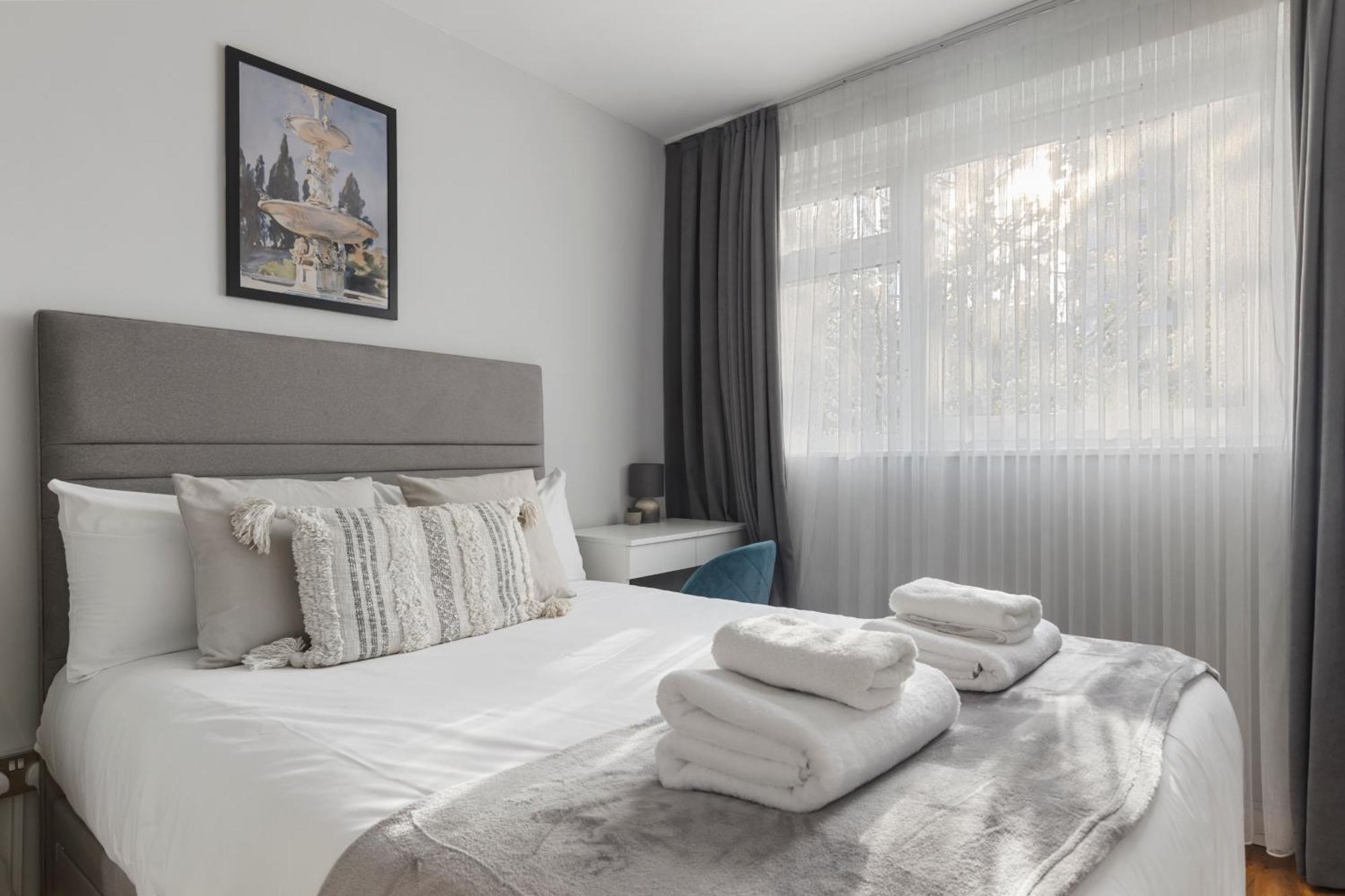 Monthly For 3-bedroom Only 5 Minutes To Hoxton Station Lägenhet