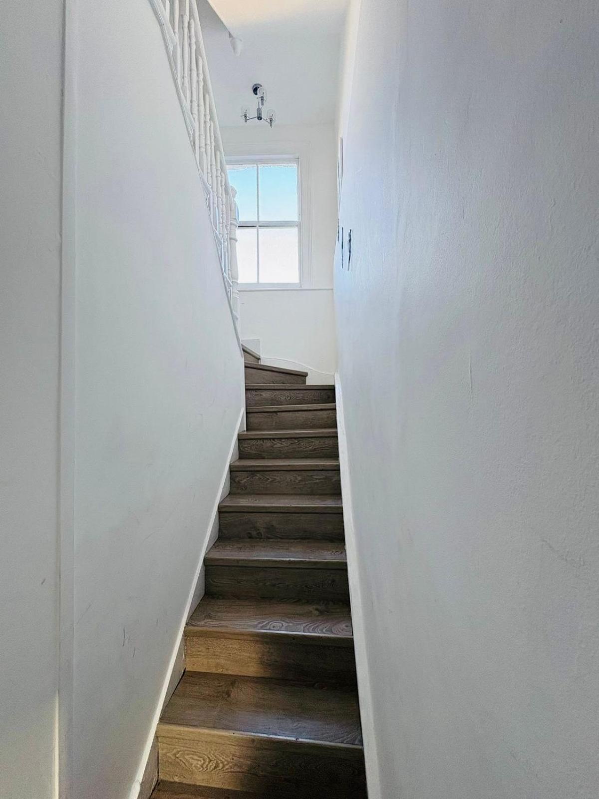 Askew Road Two Bedroom Flat London