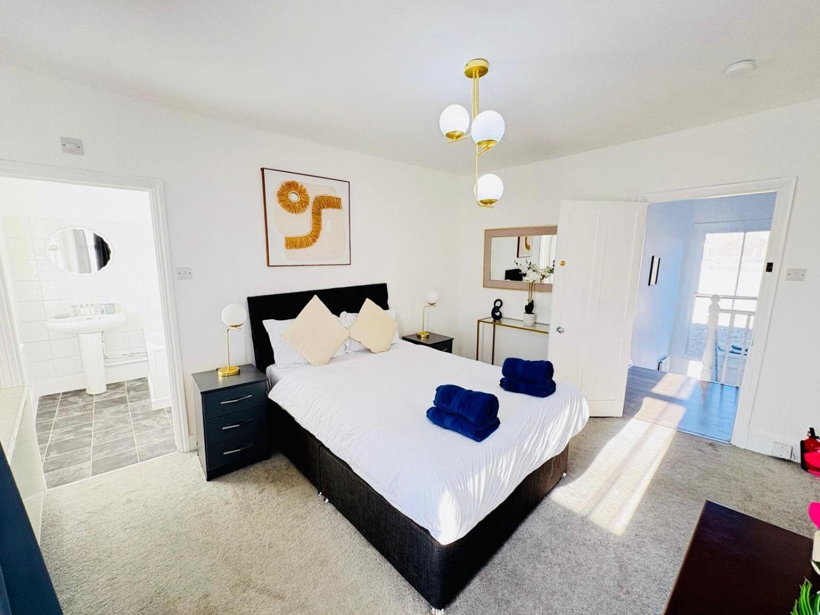 Askew Road Two Bedroom Flat * London