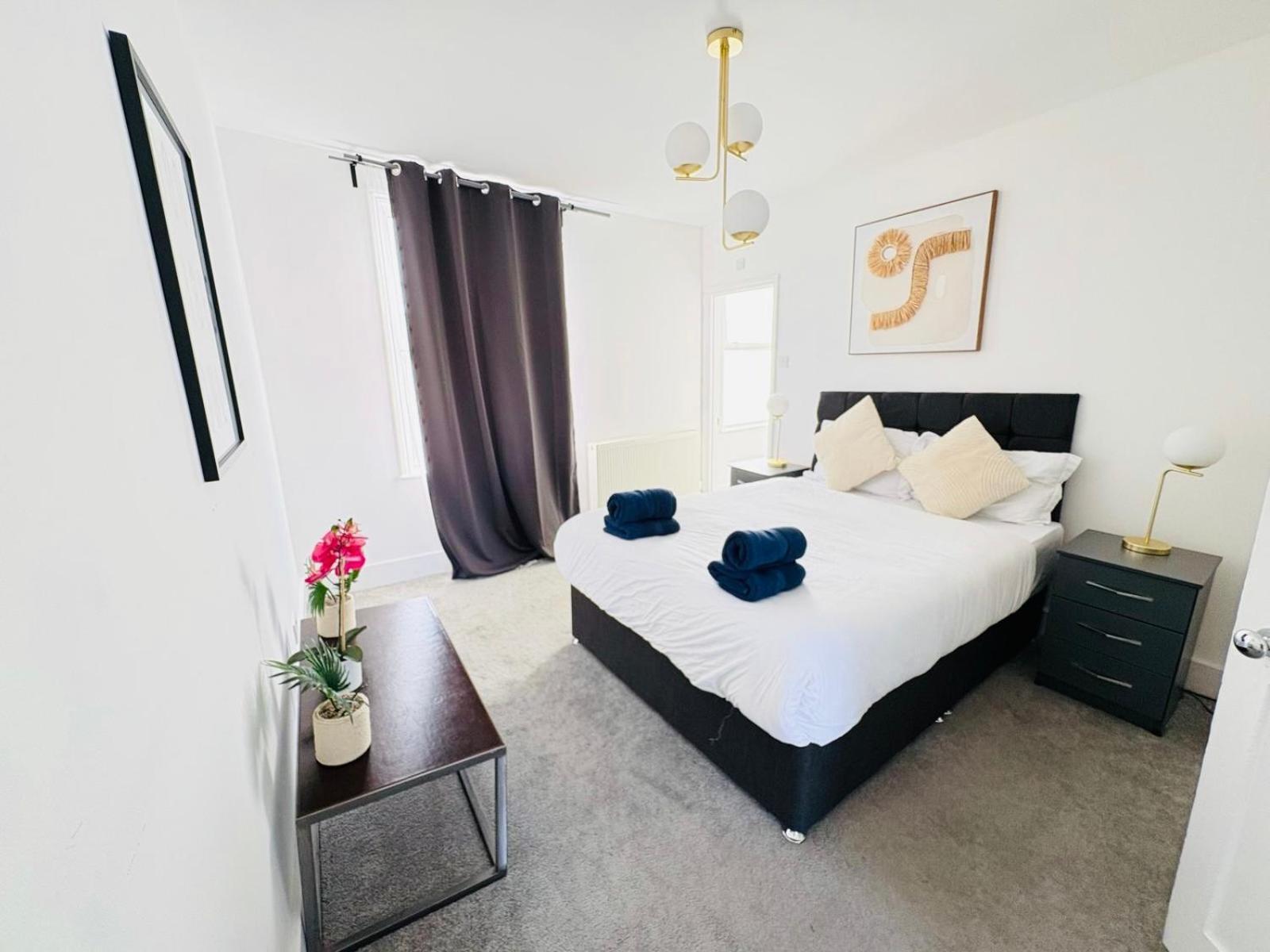Askew Road Two Bedroom Flat * London