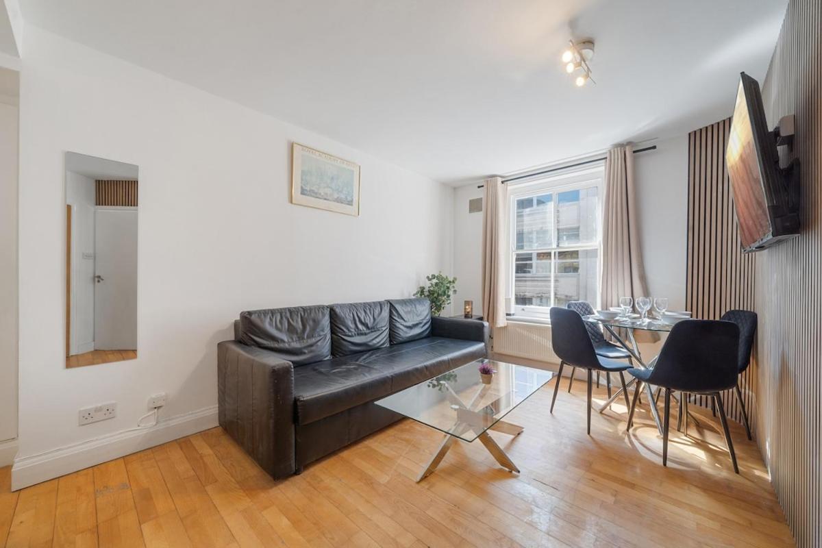 Chic 1-bed Flat In The Heart Of Soho Wardour Street 1wd Lägenhet