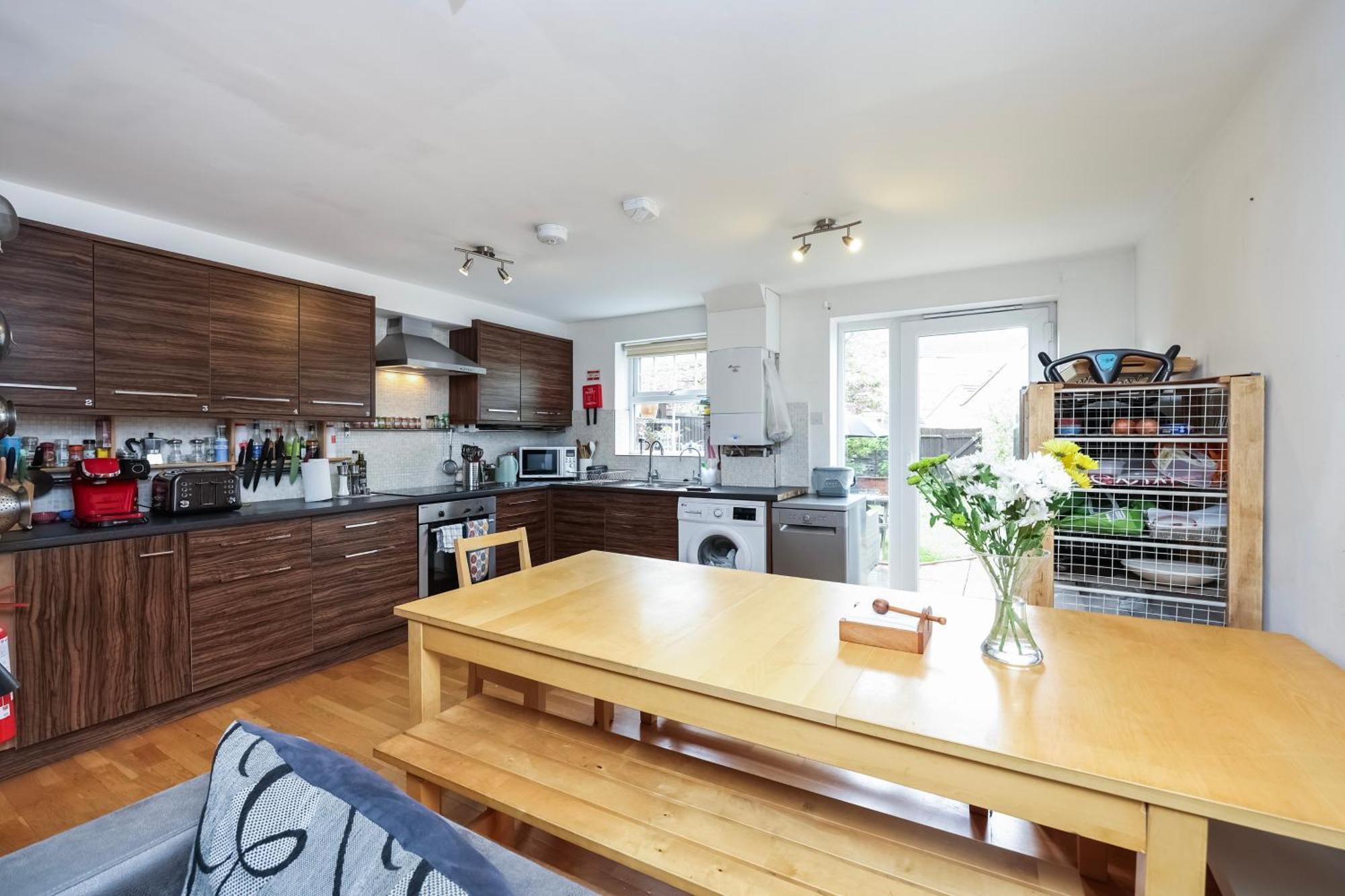 Cosy Clapham Retreat - 2 Min Walk To Tube Guest house *
