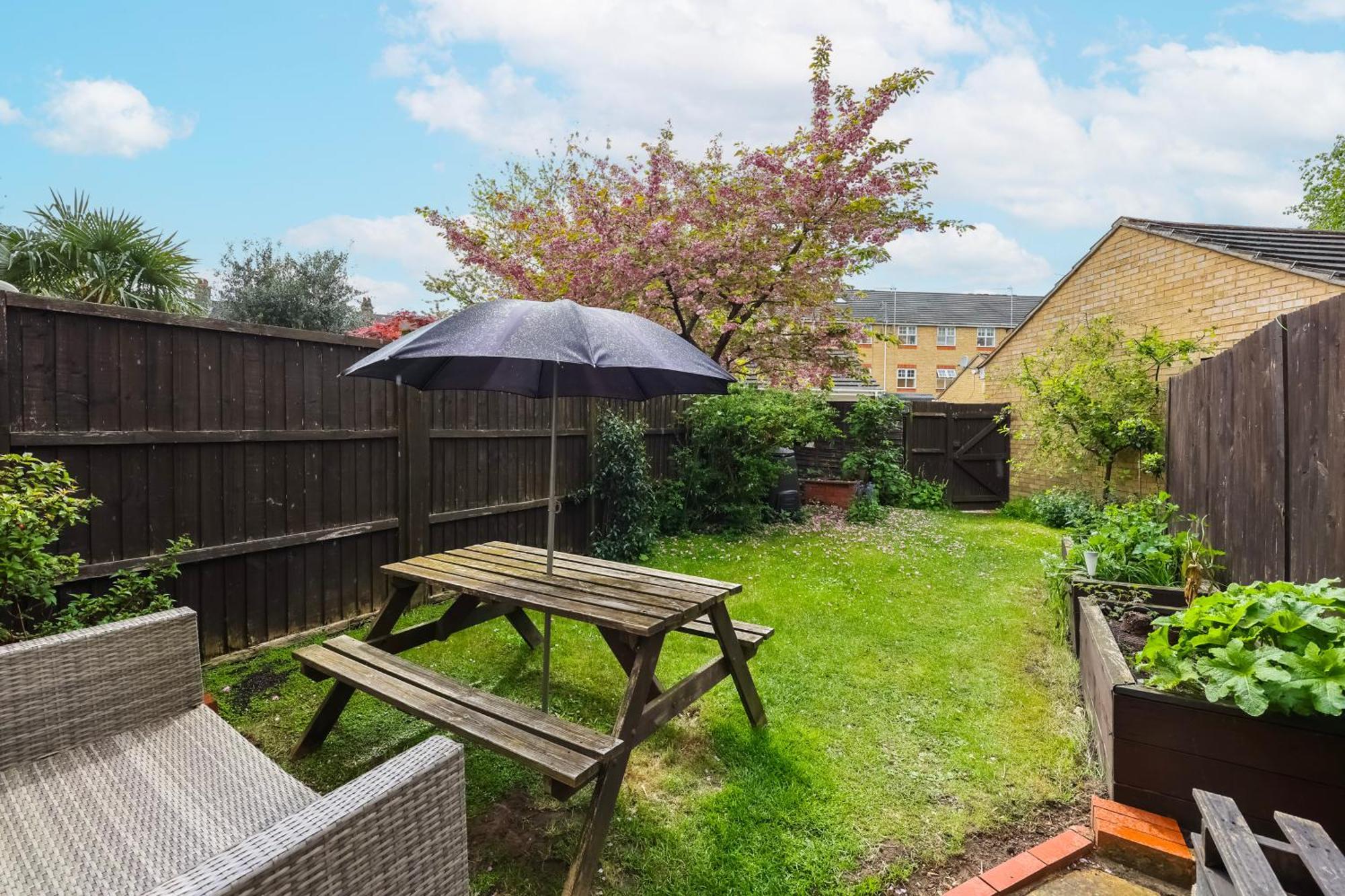 Cosy Clapham Retreat - 2 Min Walk To Tube Guest house