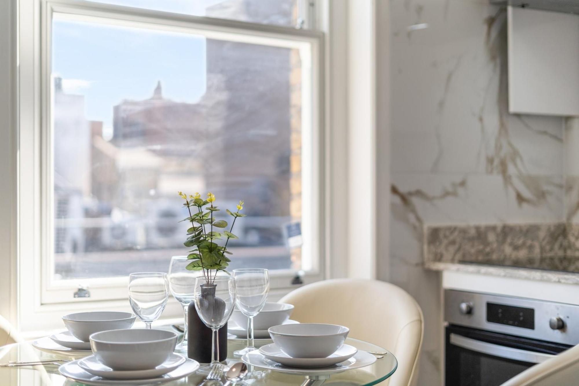 Chic & Cosy In The Heart Of Soho Walk To Everything 3gs Apartment *