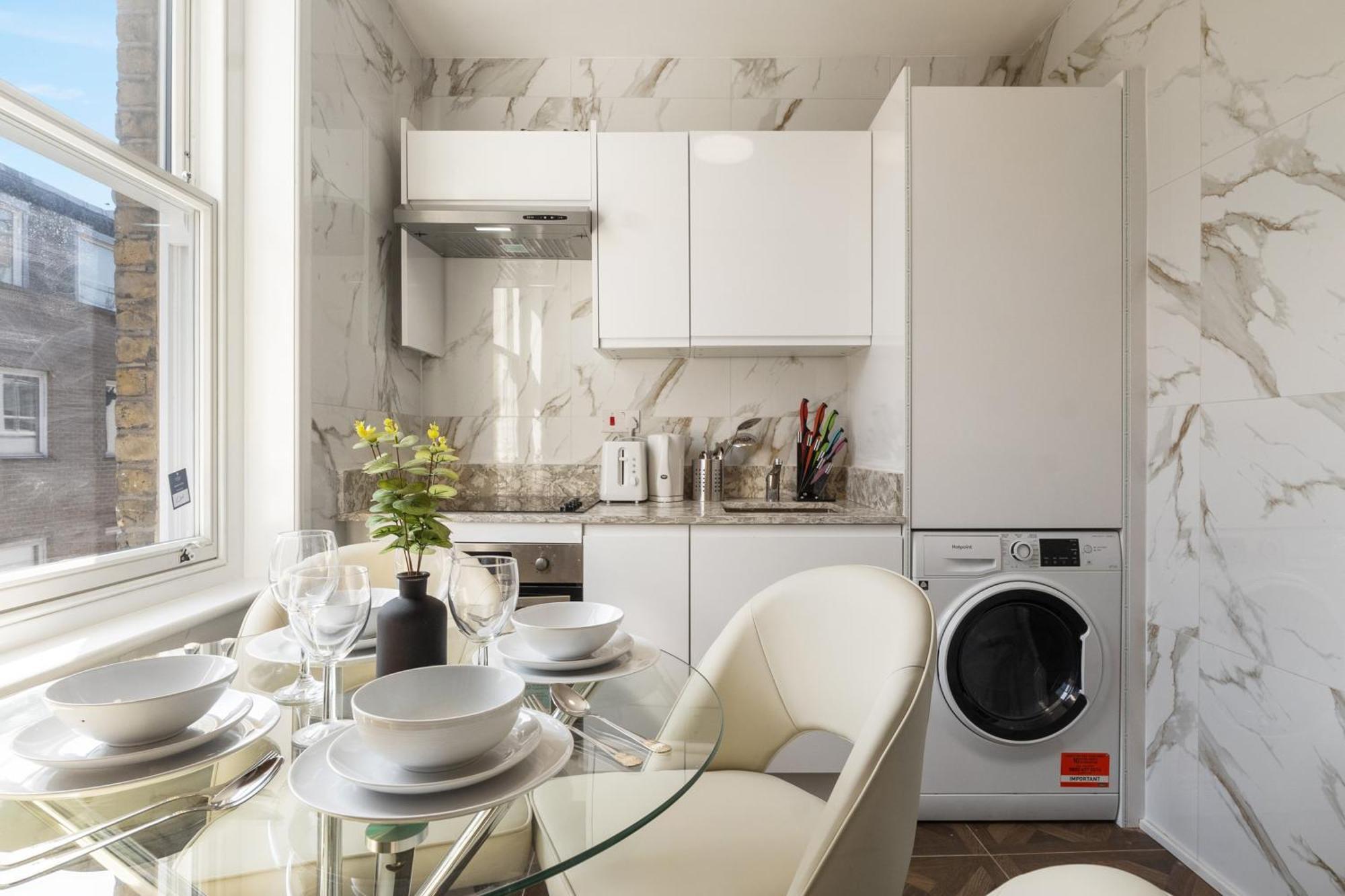 Chic & Cosy In The Heart Of Soho Walk To Everything 3gs Apartment *