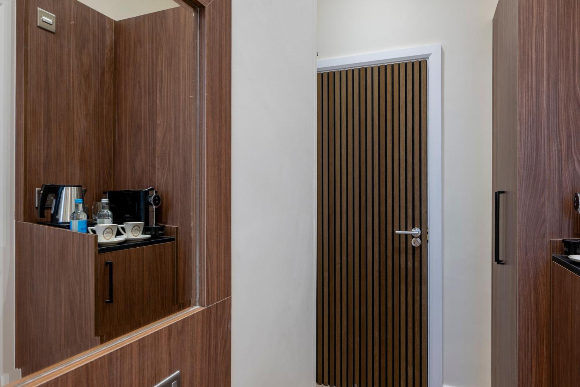 Hotel Grand Concerto London