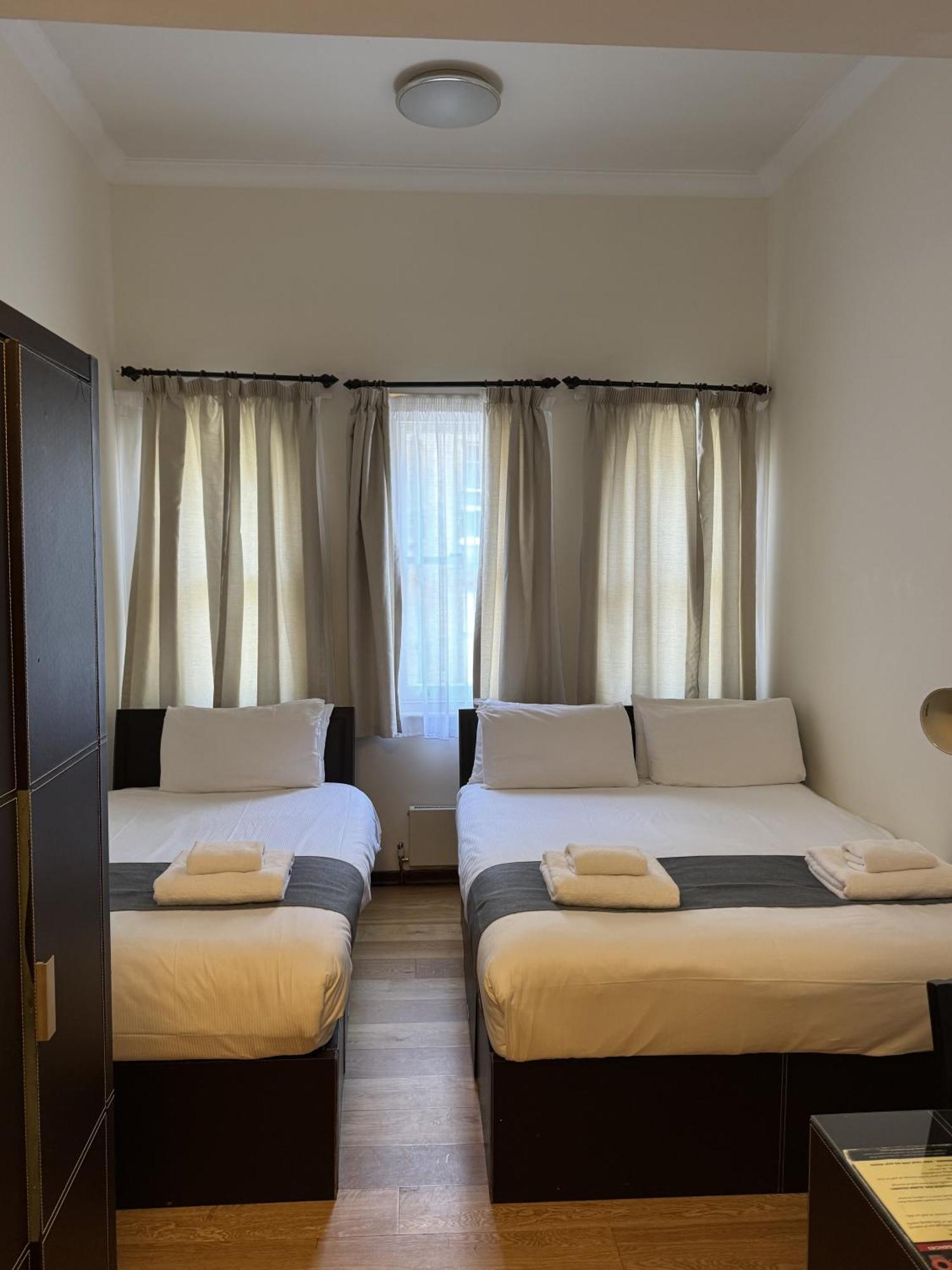 Hotel The Royale Chulan Hyde Park London