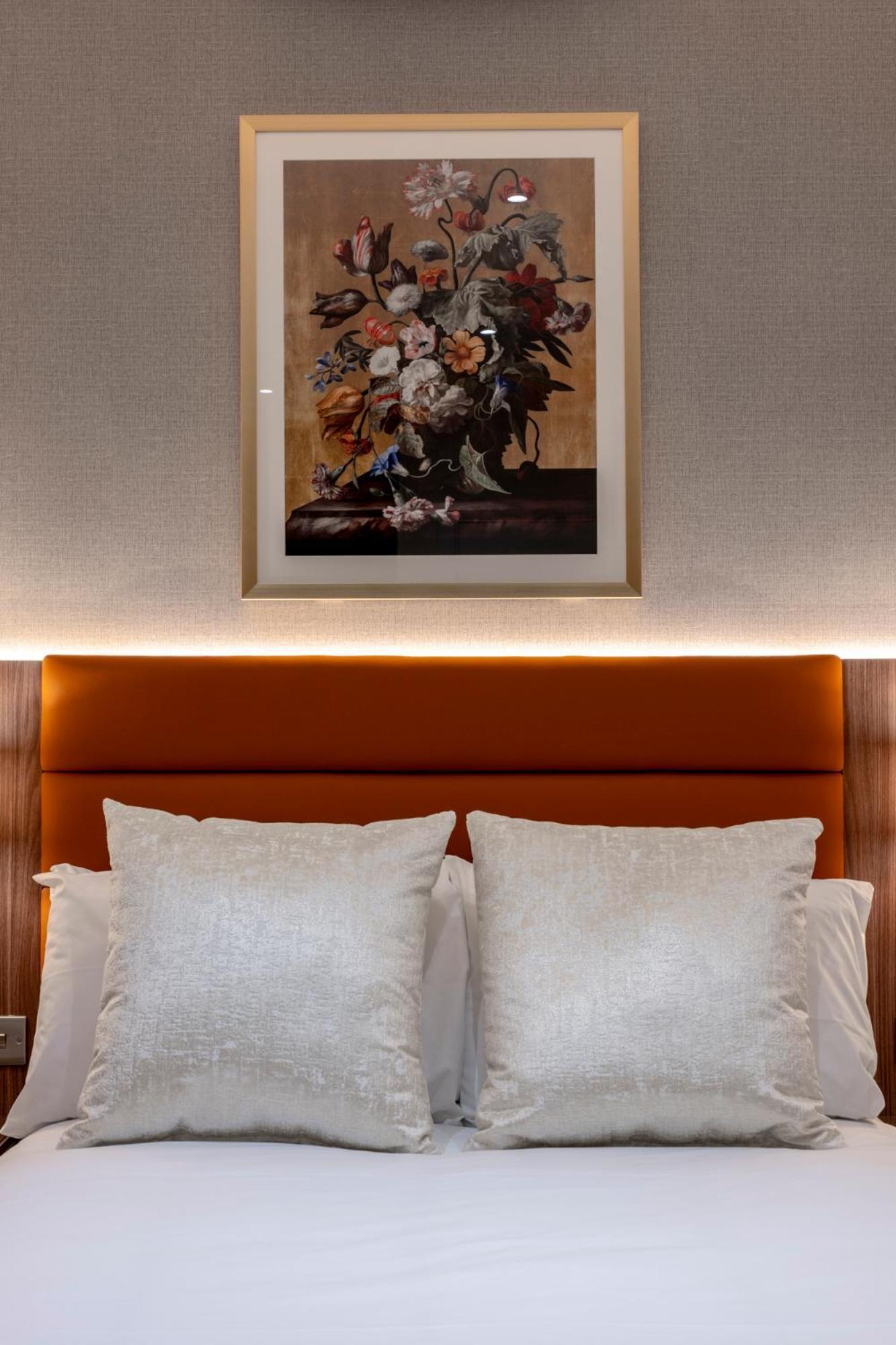 Grand Concerto Hotel London