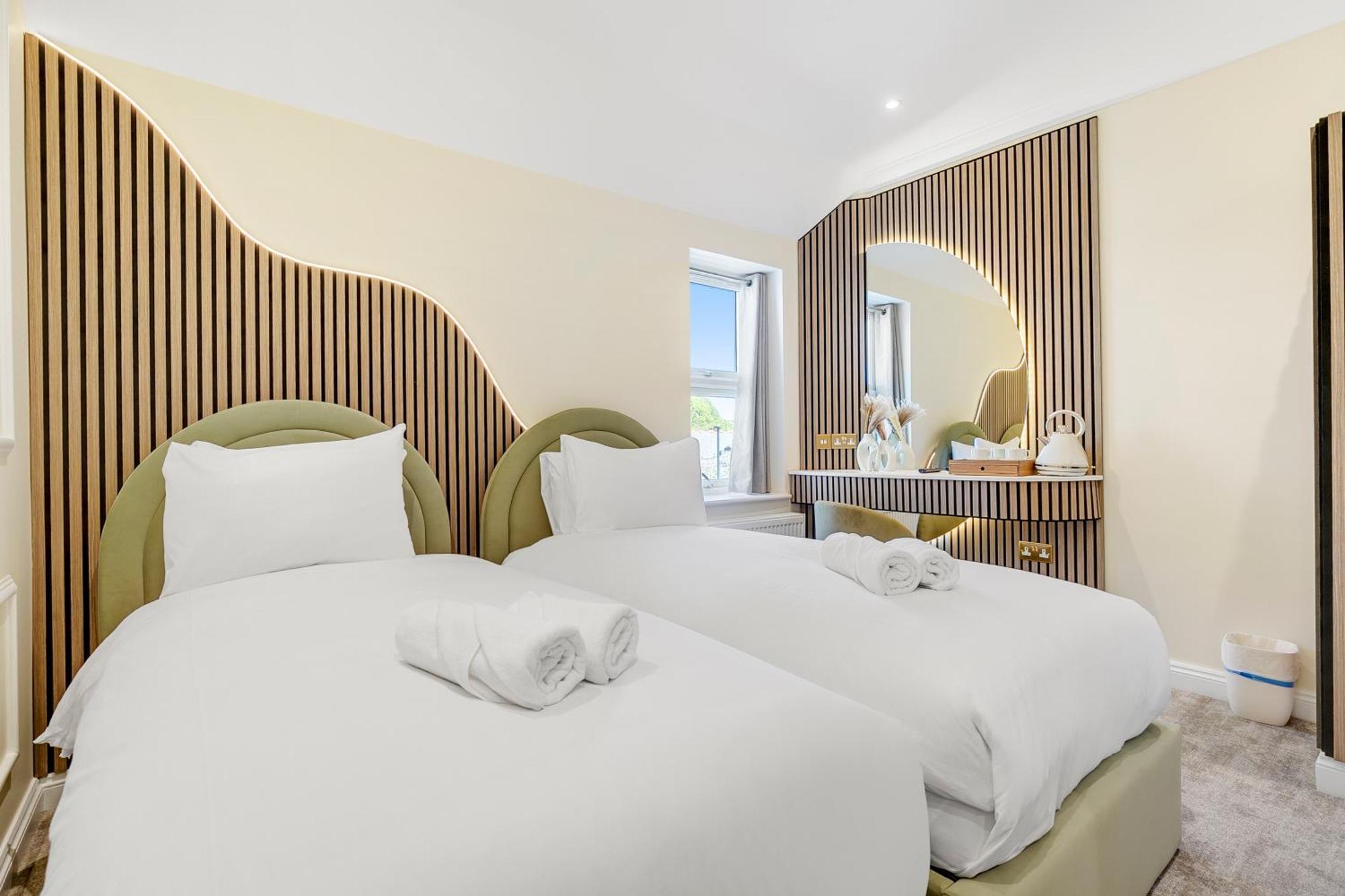 Star 3* London