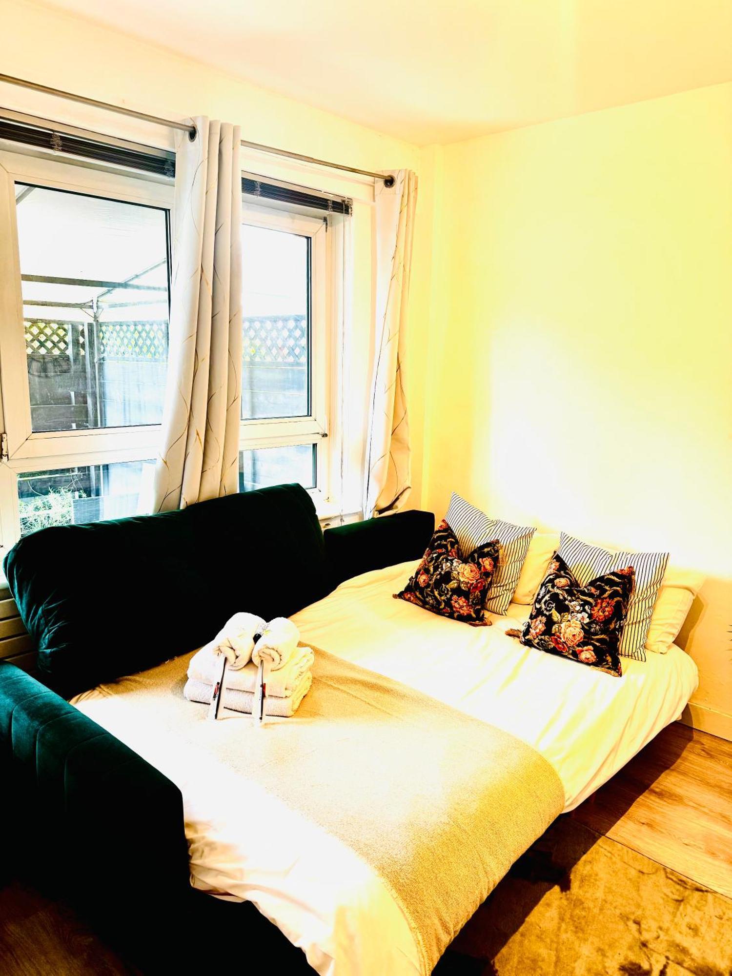 Charming Near Station Free Parking-cityaccess Lägenhet