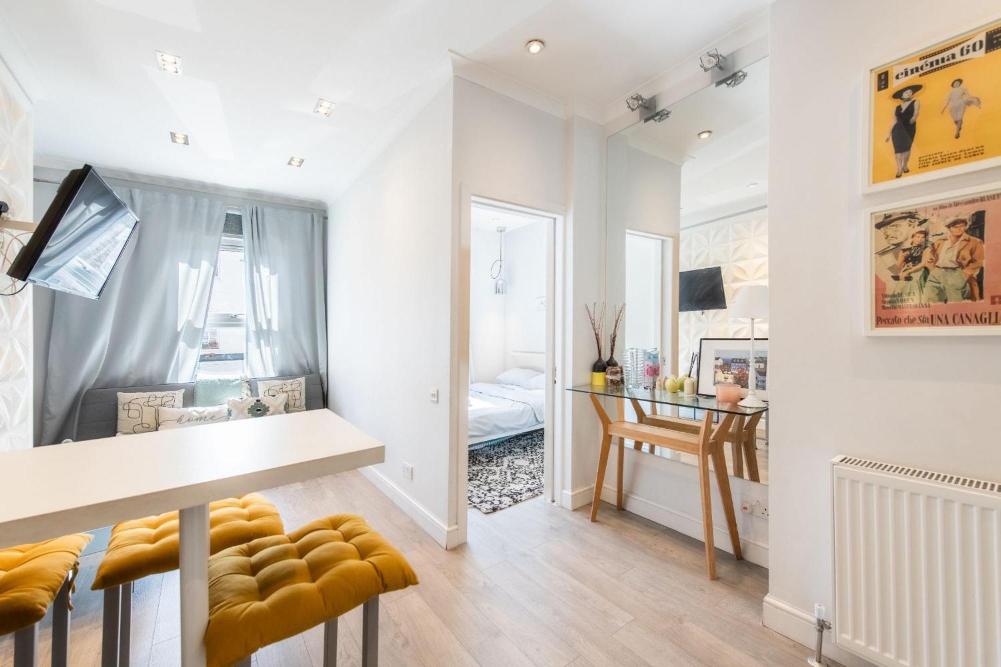 Stylish Flat In West Hampstead *
