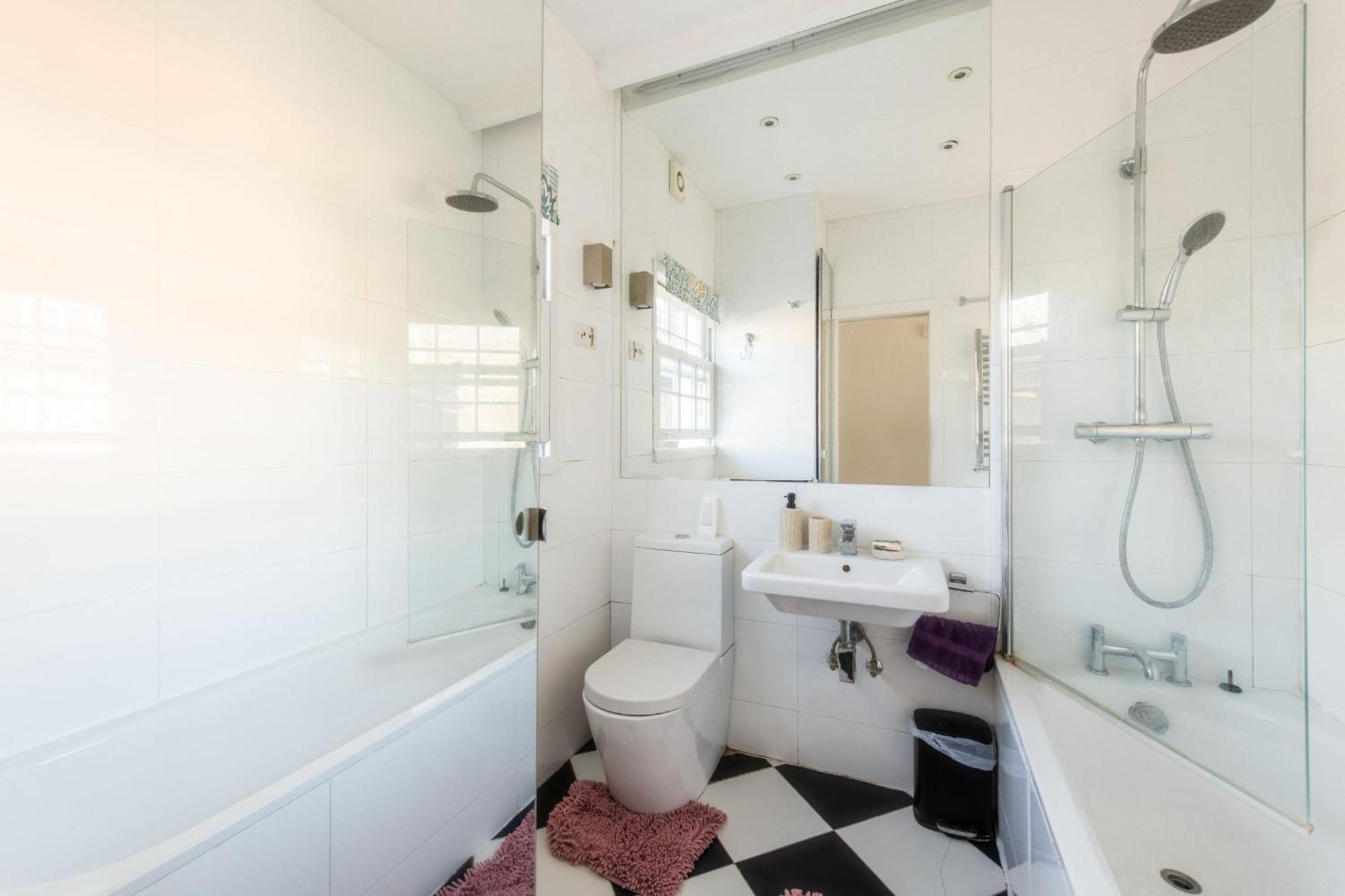 Stylish Flat In West Hampstead *