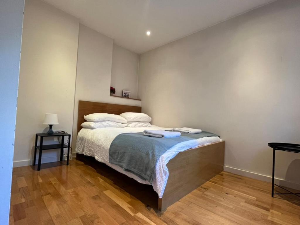 Appartement Bright And Airy One Bedroom Condo, Olympia, Kensington Londen