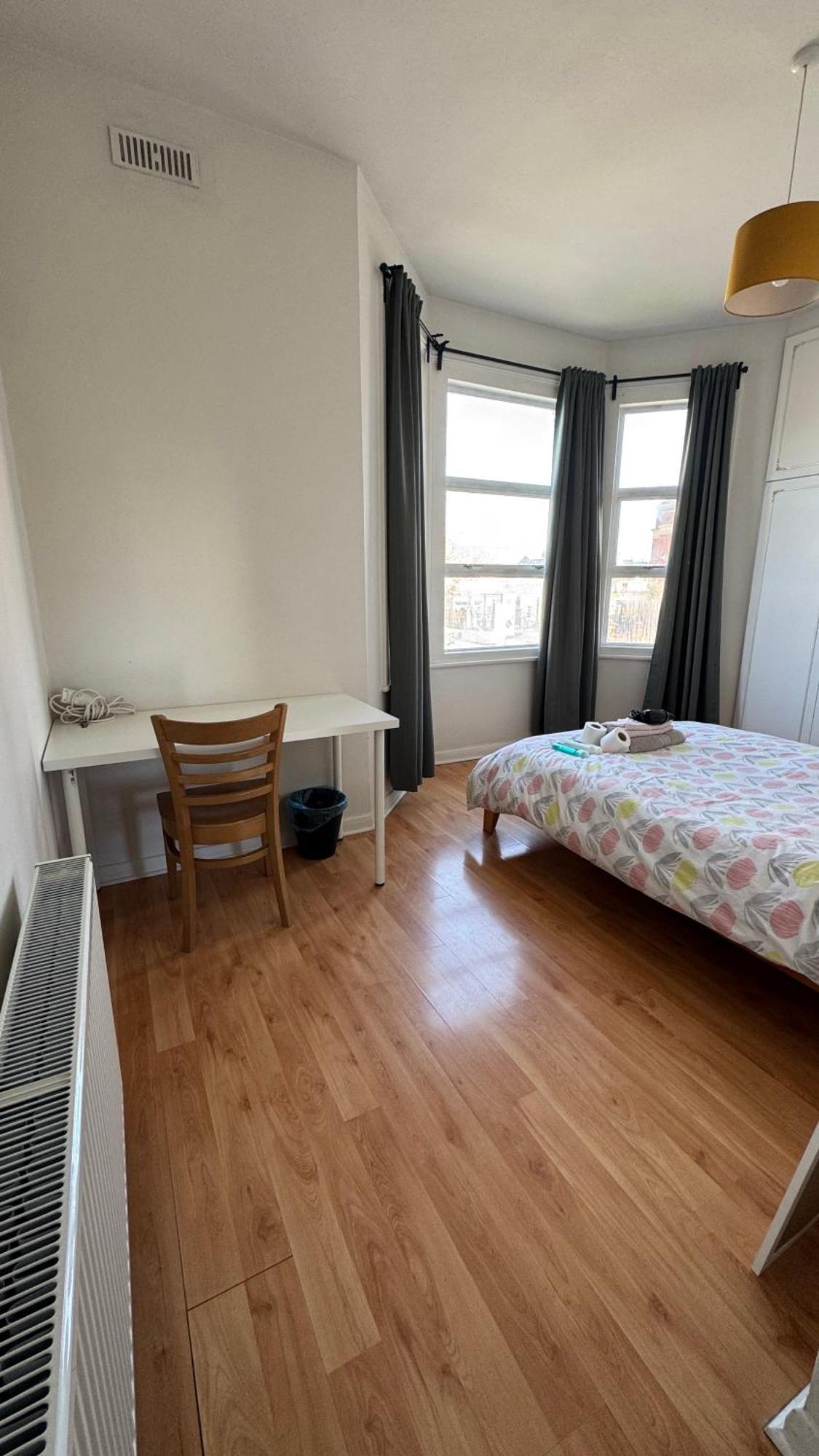 Large Private In Kensal Rise Of Homestay