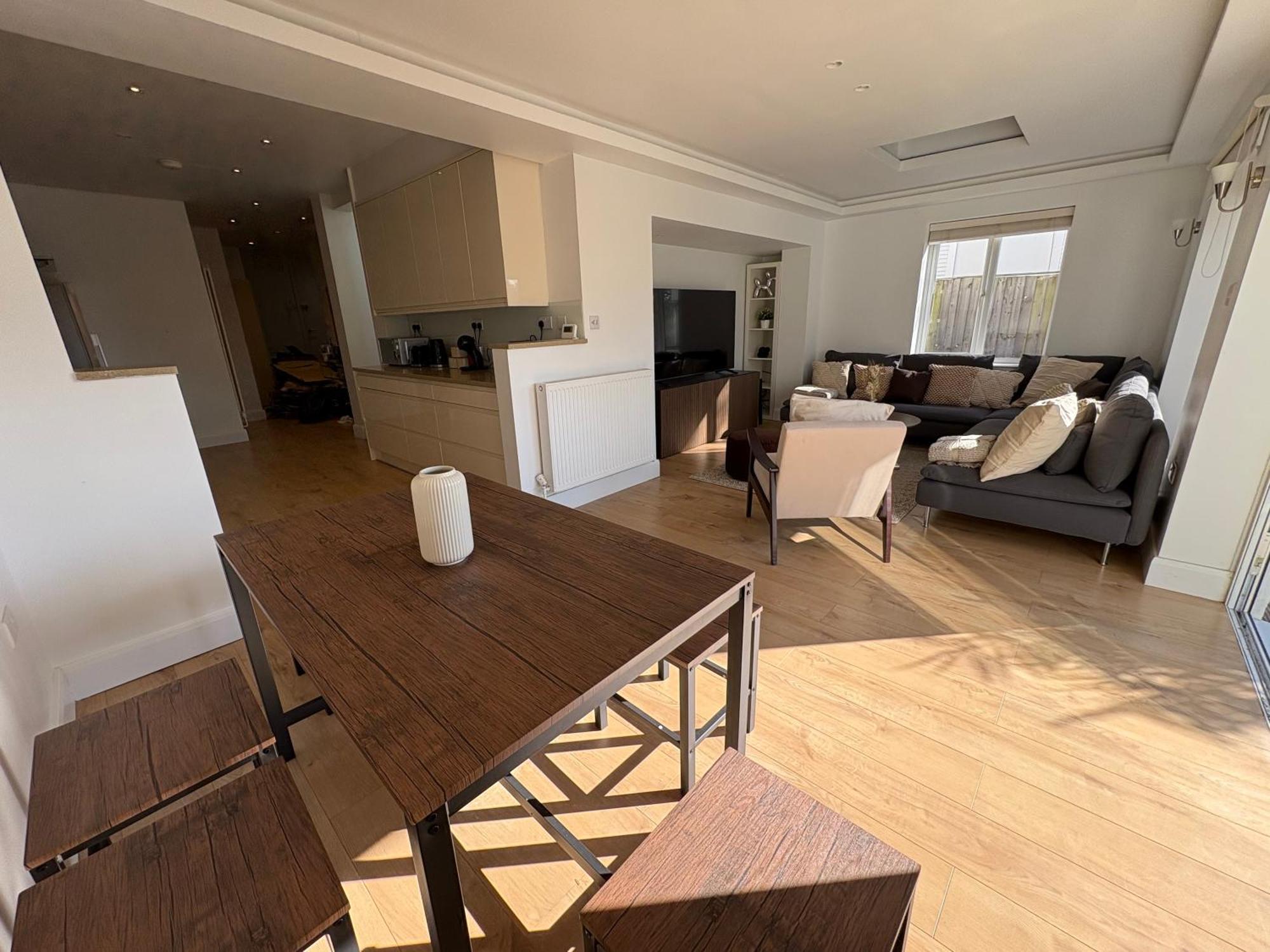 Apartment Stunning 3bd With Garden & Free Parking London