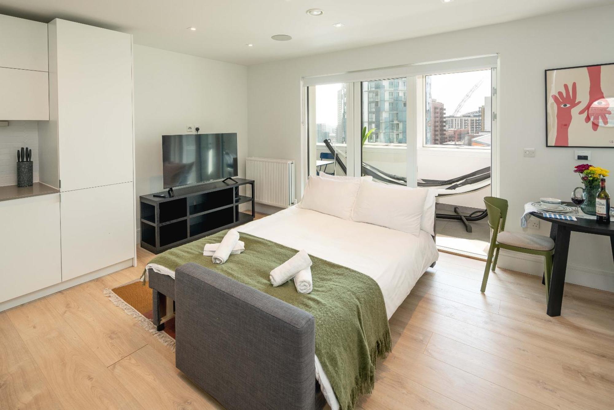 Wembley Stadium By Sleepy Apartment *