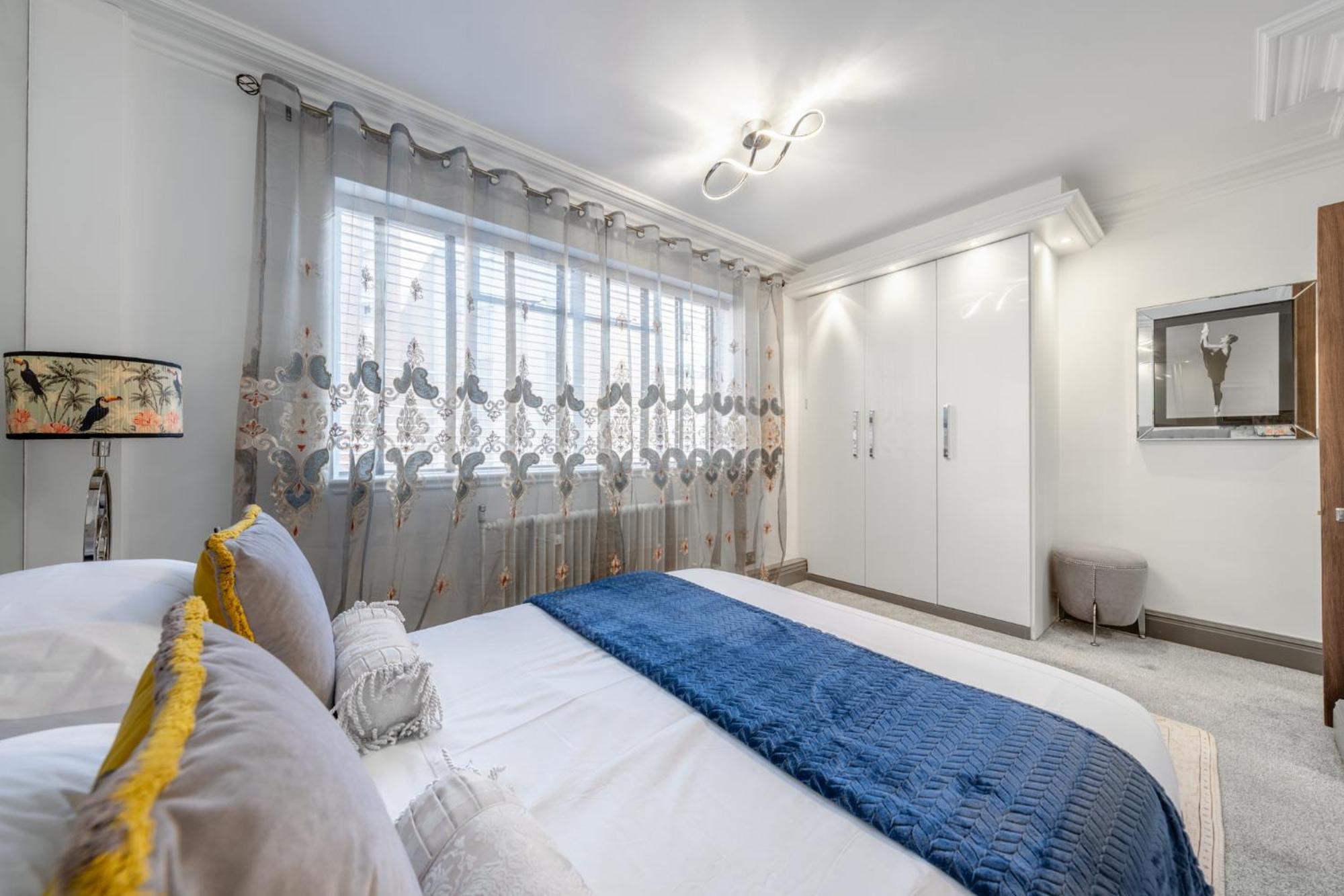 Posh With Terrace Over Harrods Appartement