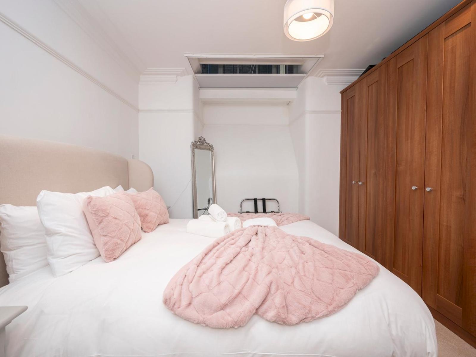 3-bed Flat Ensuite Near Farringdon Barbican Pass The Keys * London