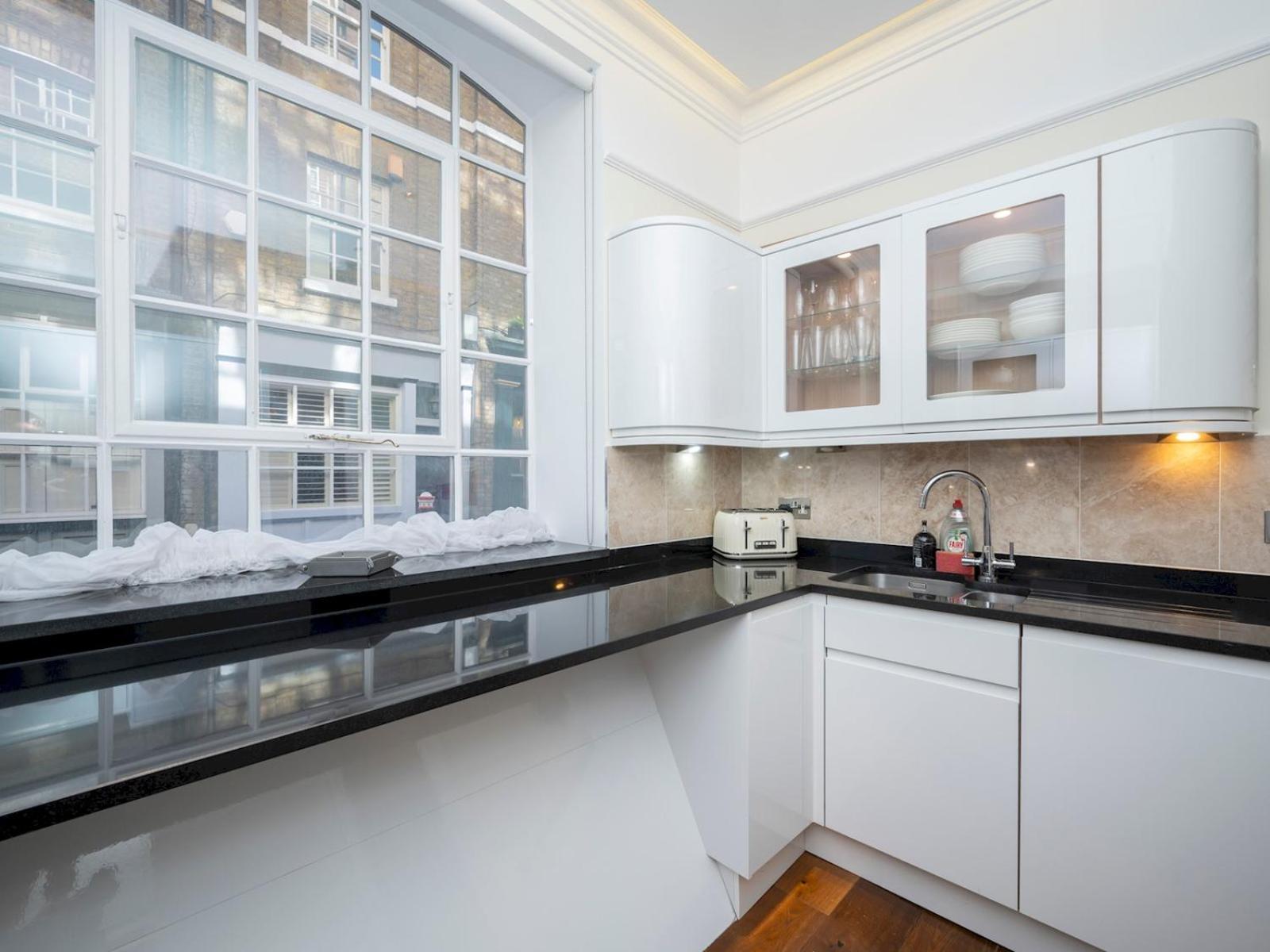 3-bed Flat Ensuite Near Farringdon Barbican Pass The Keys * London