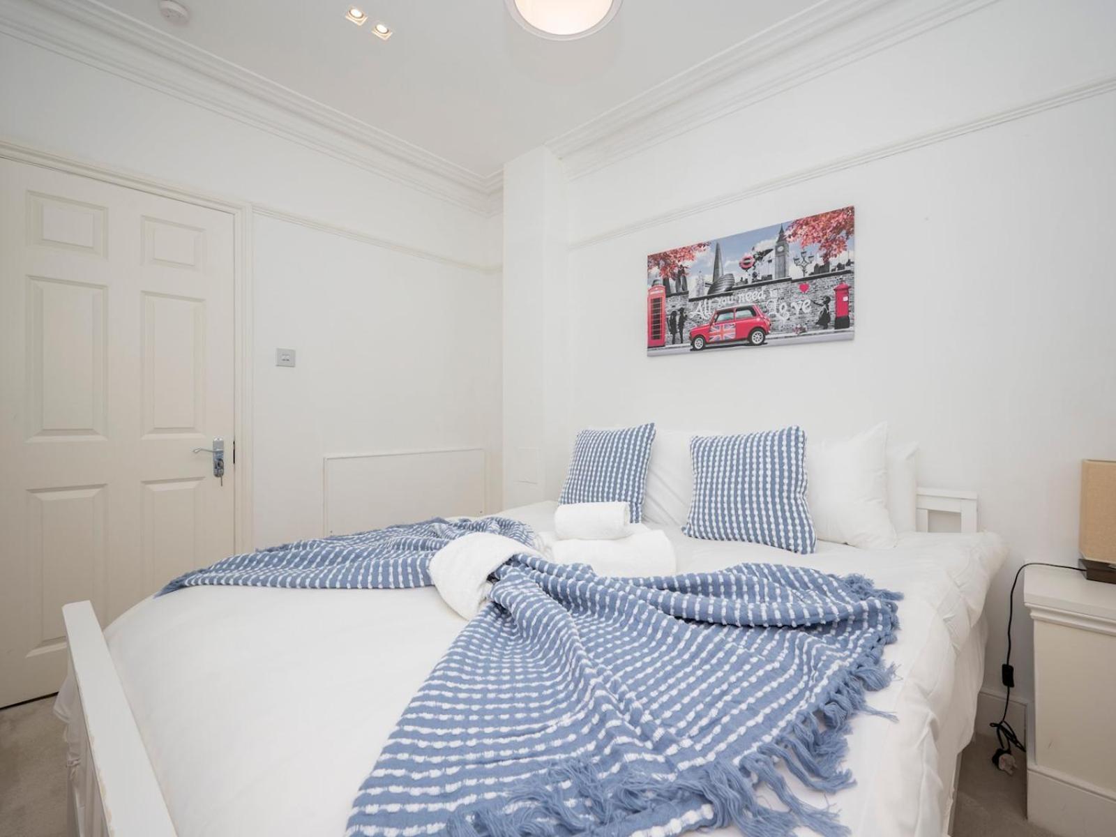 3-bed Flat Ensuite Near Farringdon Barbican Pass The Keys Apartment London