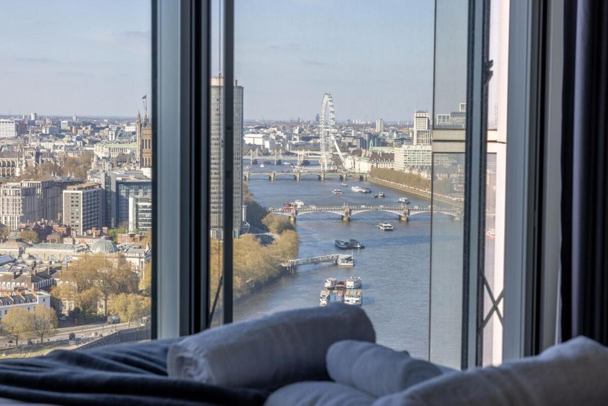 Luxury With Pool, Gym, Spa, Free Parking 3 Bedroom * Londen