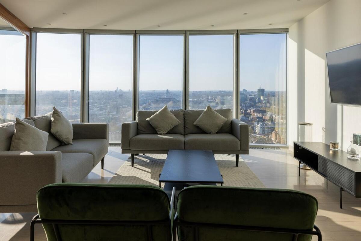 Appartement Luxury With Pool, Gym, Spa, Free Parking 3 Bedroom Londen