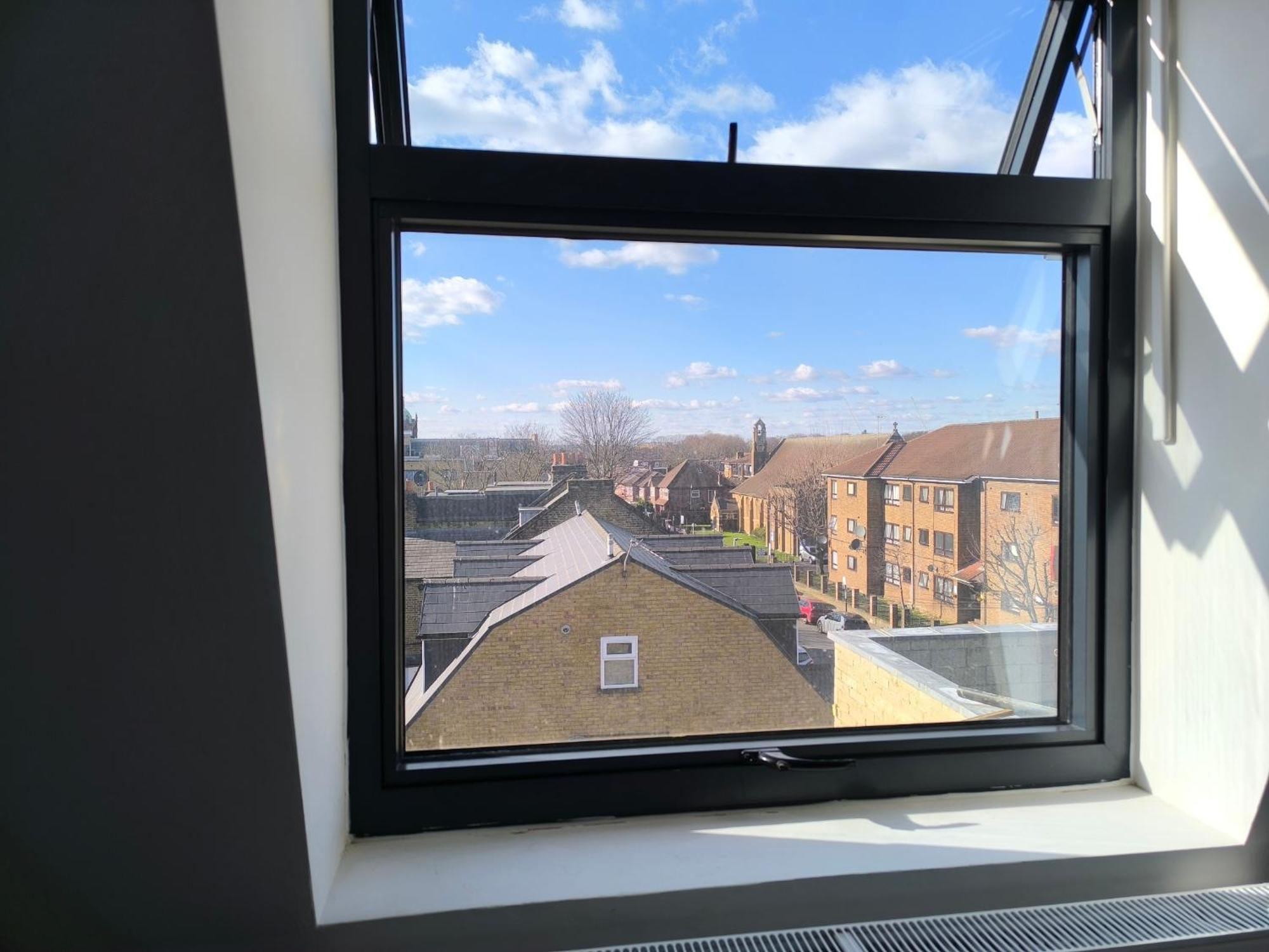 Tooting Broadway Family Guest house