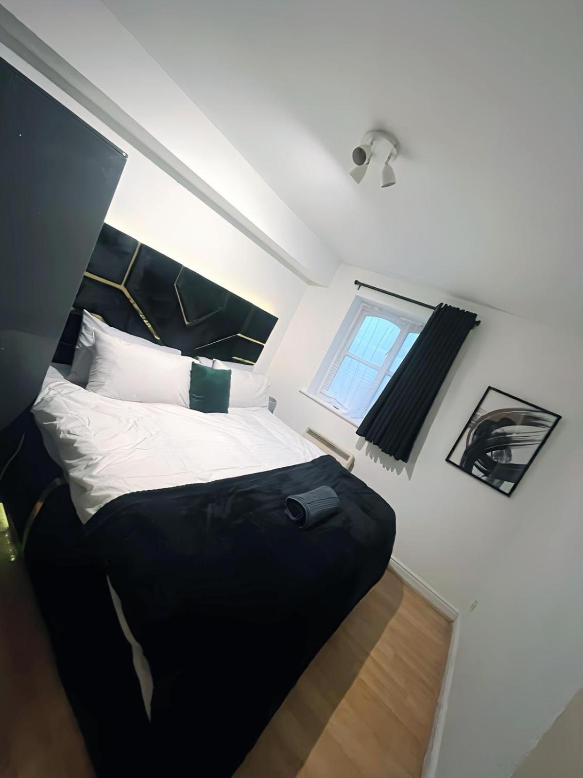 Modern Riverside 2bedroom Sleeps 4 Woolwich Greater Appartement Londen
