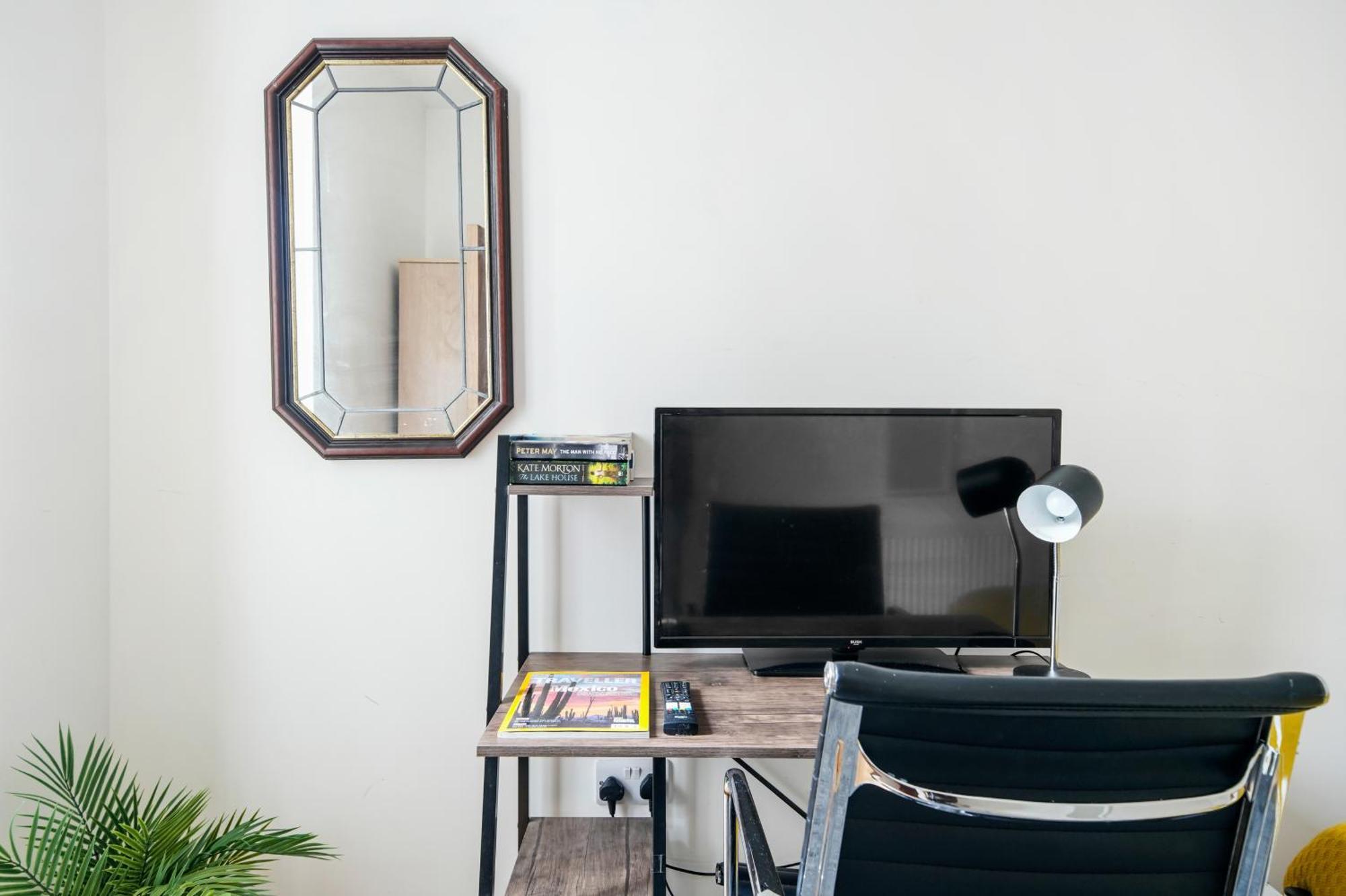 Visit Brick Lane - 1 Bed Flat With Large Patio Apartment