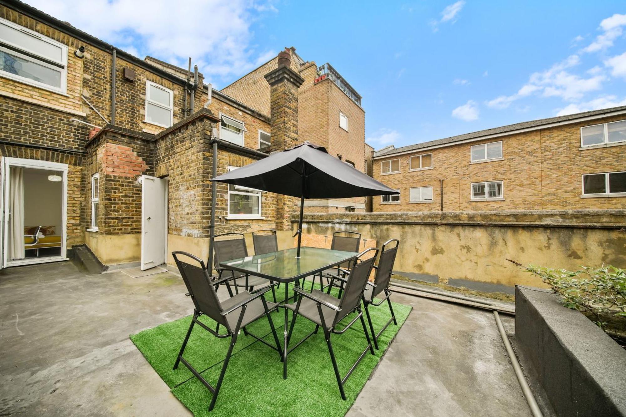 Visit Brick Lane - 1 Bed Flat With Large Patio Lägenhet