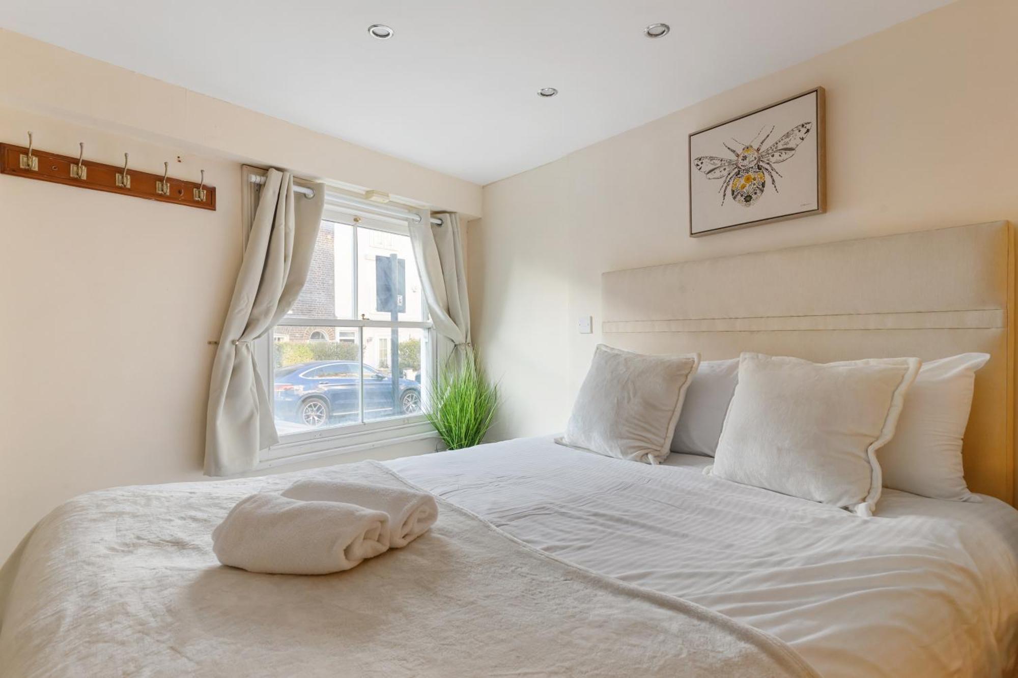 4 Bedroom House In Kensington * Londra